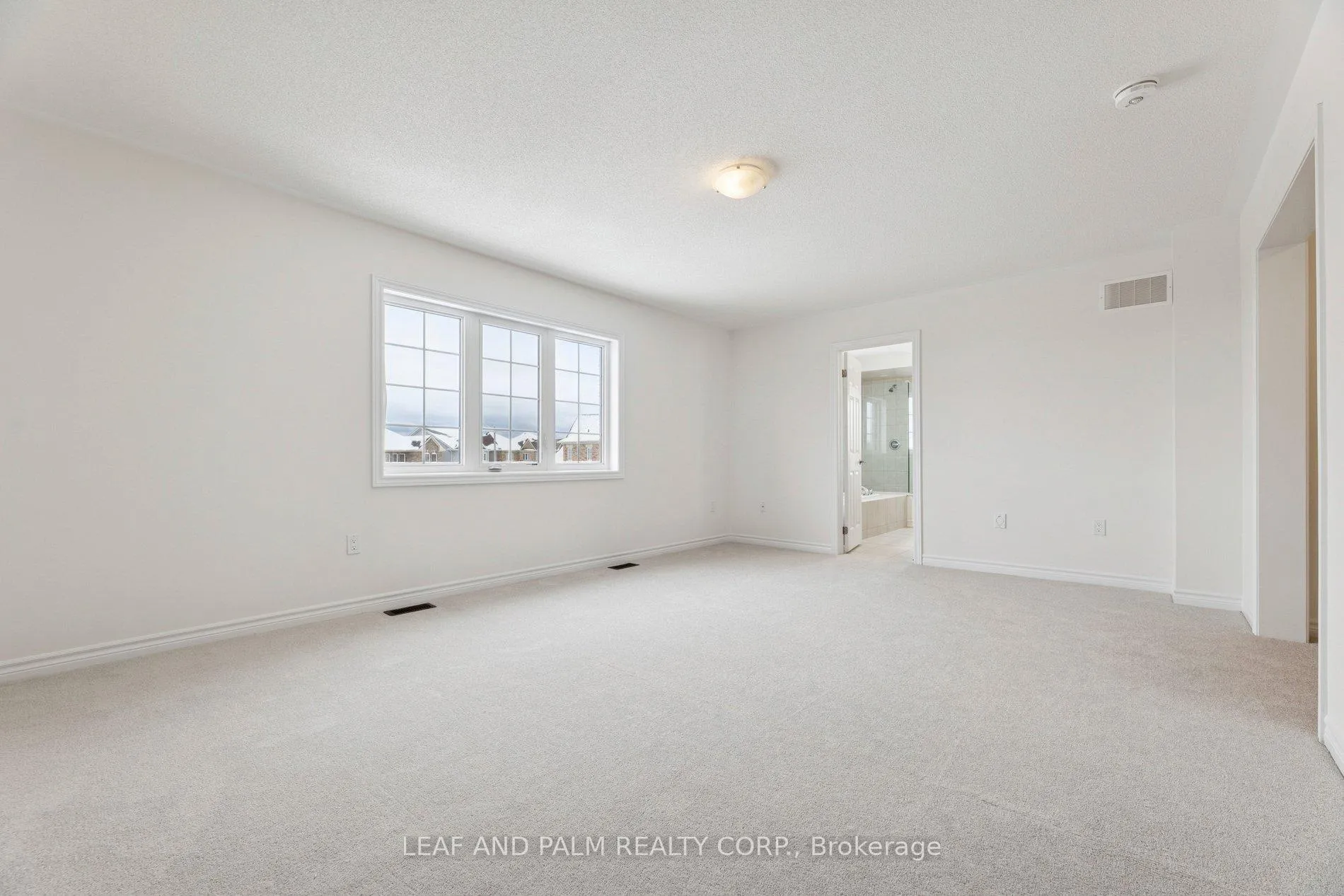 Photo 32 of 279 Northglen Boulevard, Clarington, Bowmanville — HOMEH