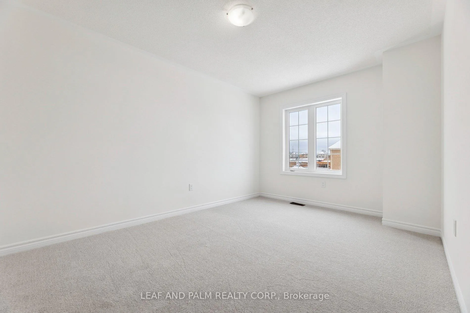 Photo 35 of 279 Northglen Boulevard, Clarington, Bowmanville — HOMEH
