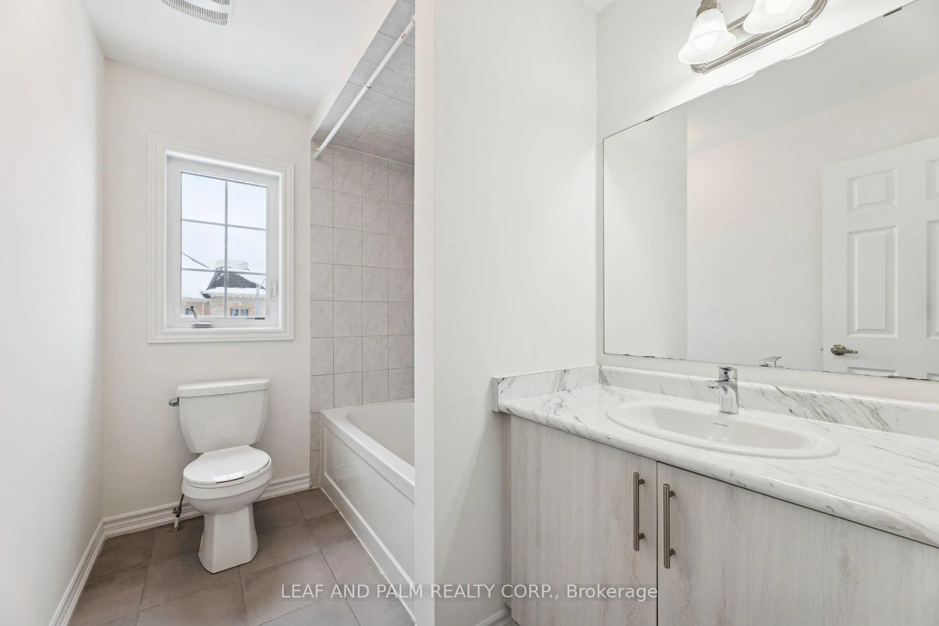 Photo 36 of 279 Northglen Boulevard, Clarington, Bowmanville — HOMEH