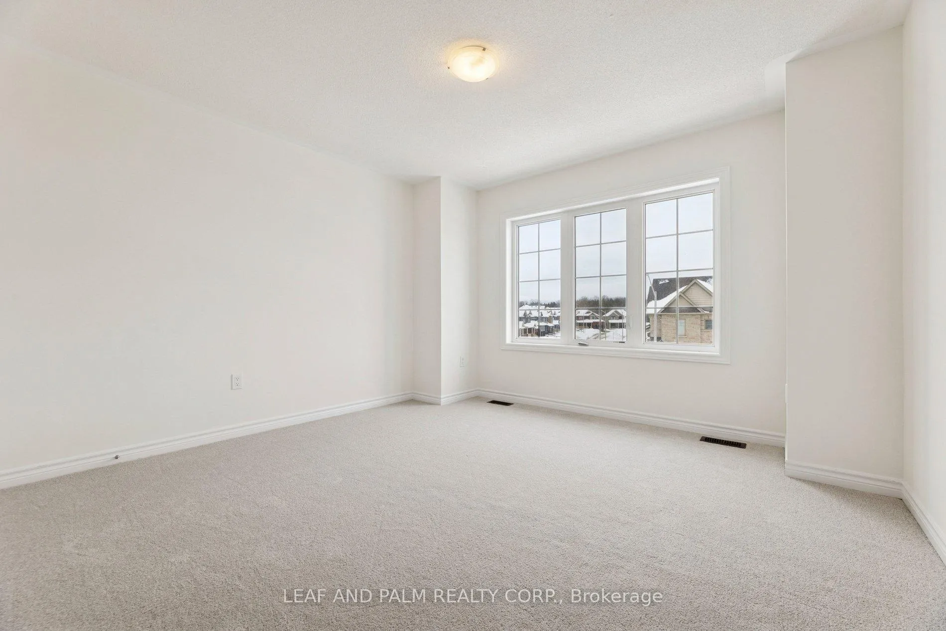 Photo 39 of 279 Northglen Boulevard, Clarington, Bowmanville — HOMEH