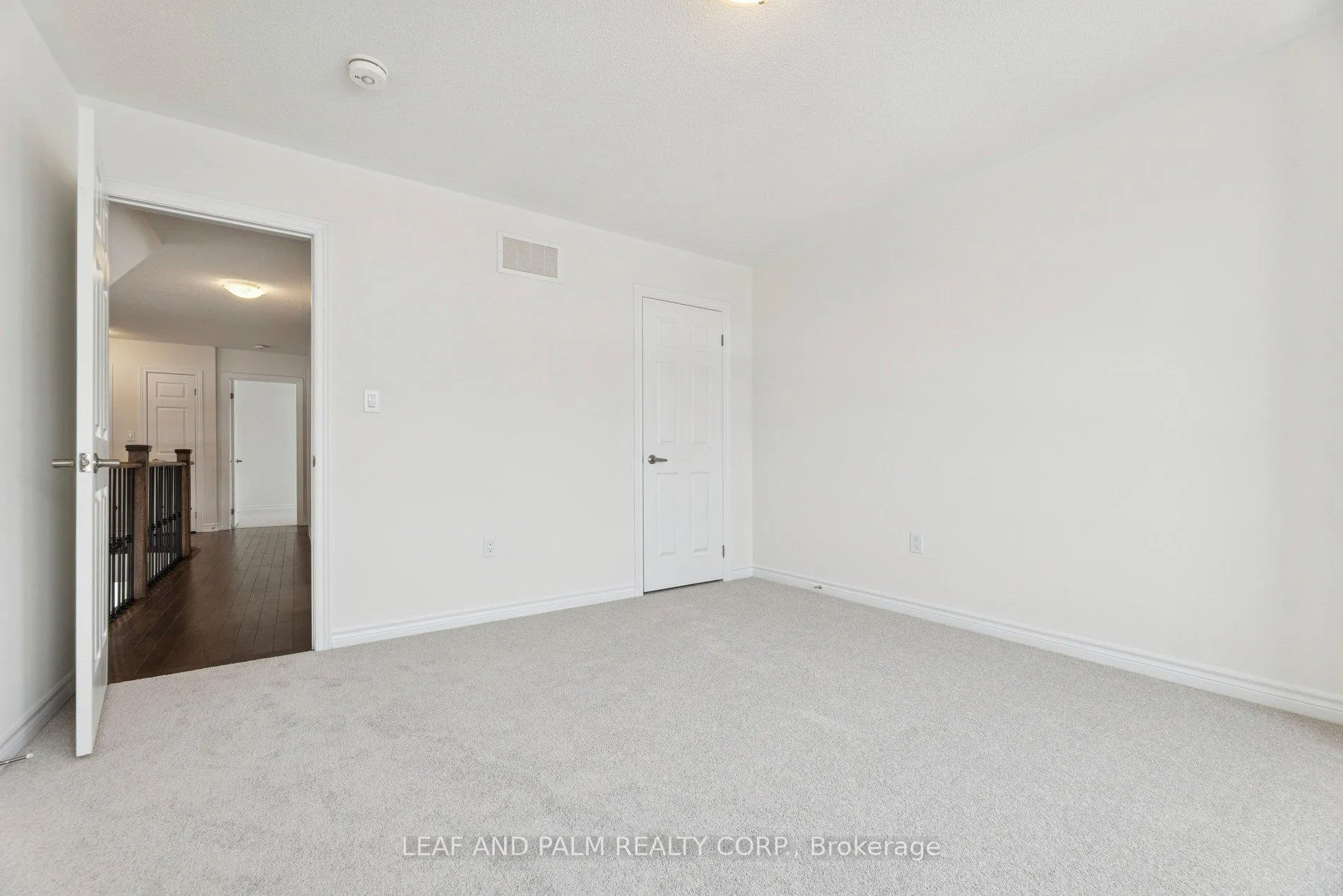 Photo 40 of 279 Northglen Boulevard, Clarington, Bowmanville — HOMEH