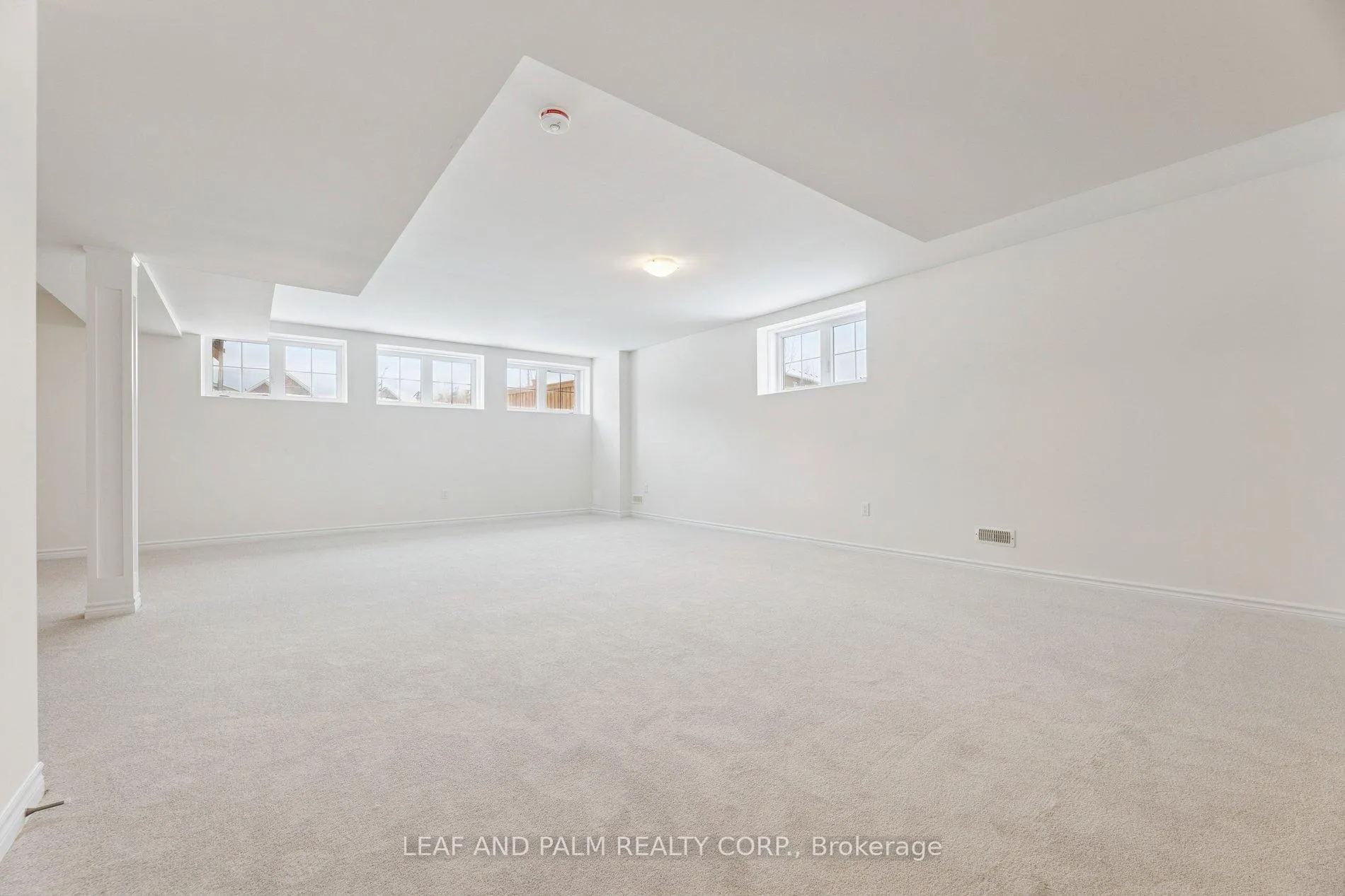 Photo 41 of 279 Northglen Boulevard, Clarington, Bowmanville — HOMEH