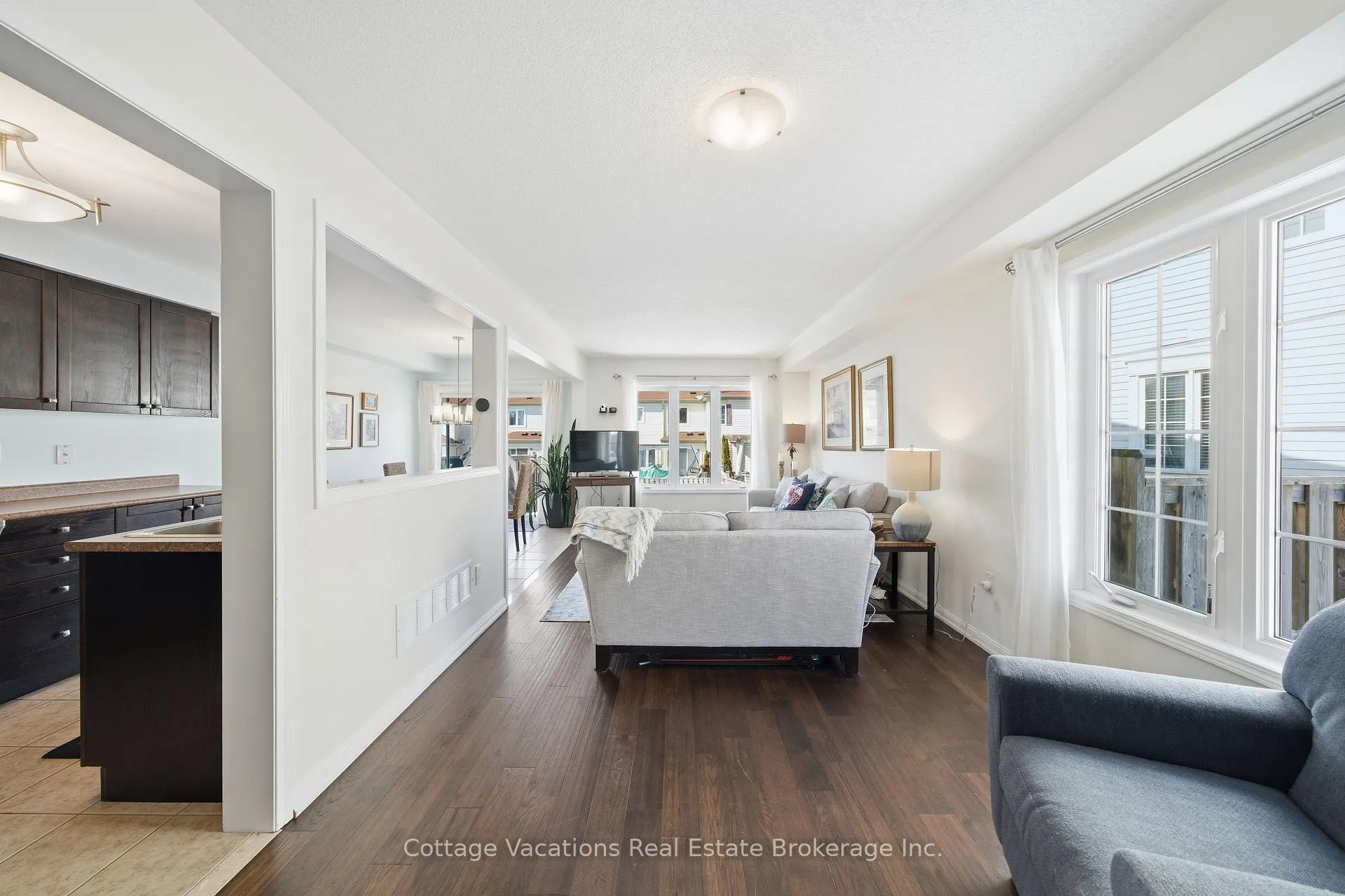 Photo 4 of 62 Adanac Drive, Whitby, Blue Grass Meadows — HOMEH