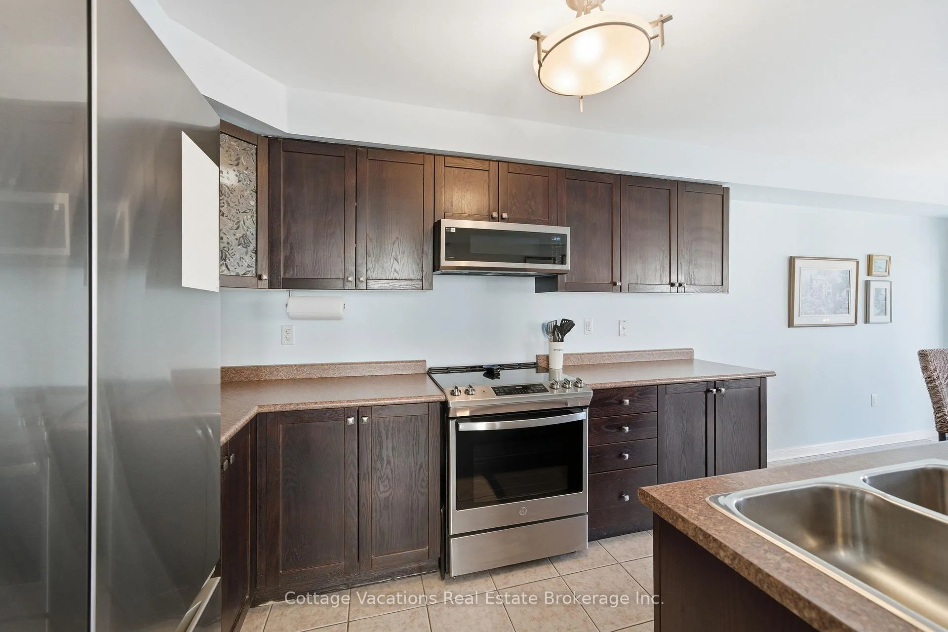 Photo 10 of 62 Adanac Drive, Whitby, Blue Grass Meadows — HOMEH