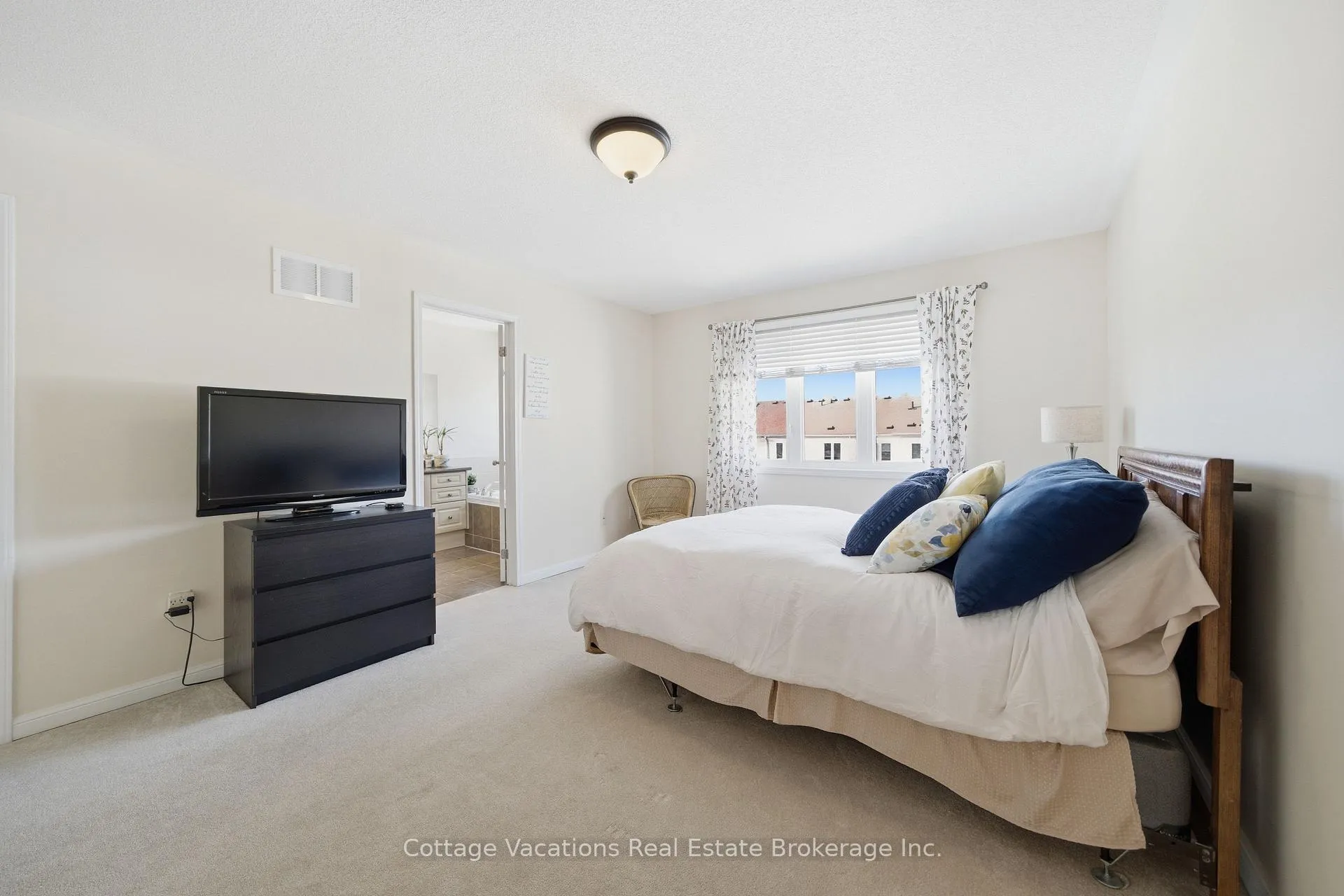 Photo 20 of 62 Adanac Drive, Whitby, Blue Grass Meadows — HOMEH