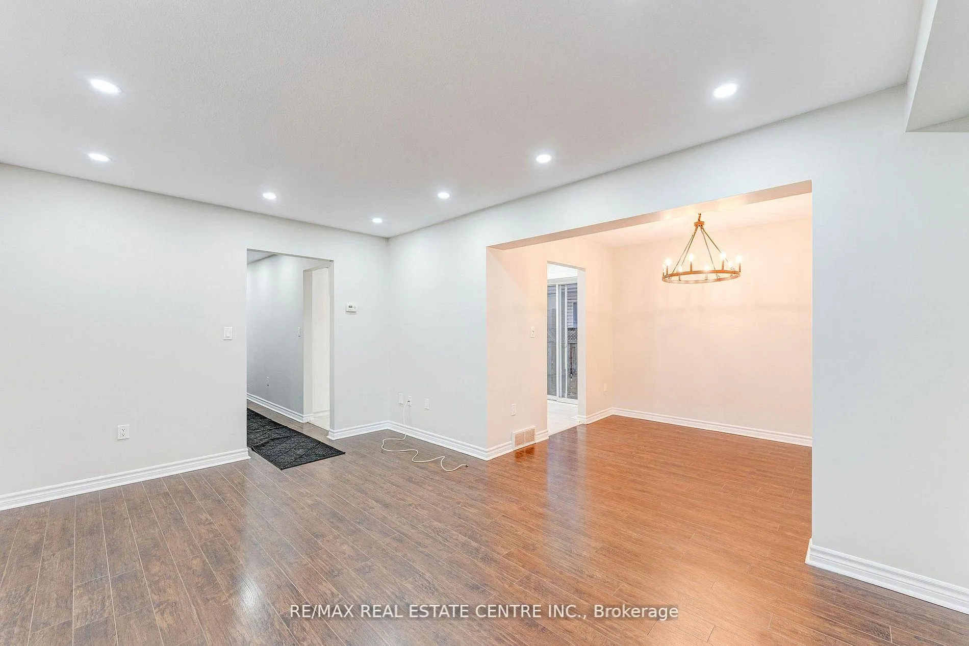 Photo 6 of 4944 Windgate Drive, Niagara Falls, Ascot — HOMEH