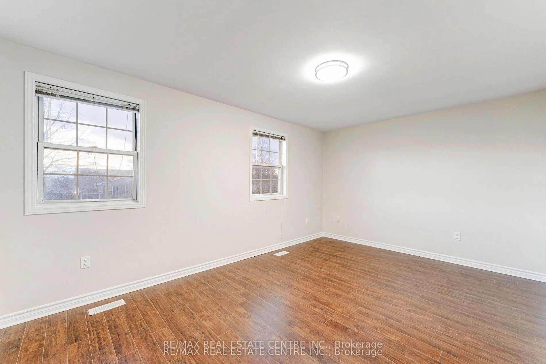 Photo 17 of 4944 Windgate Drive, Niagara Falls, Ascot — HOMEH