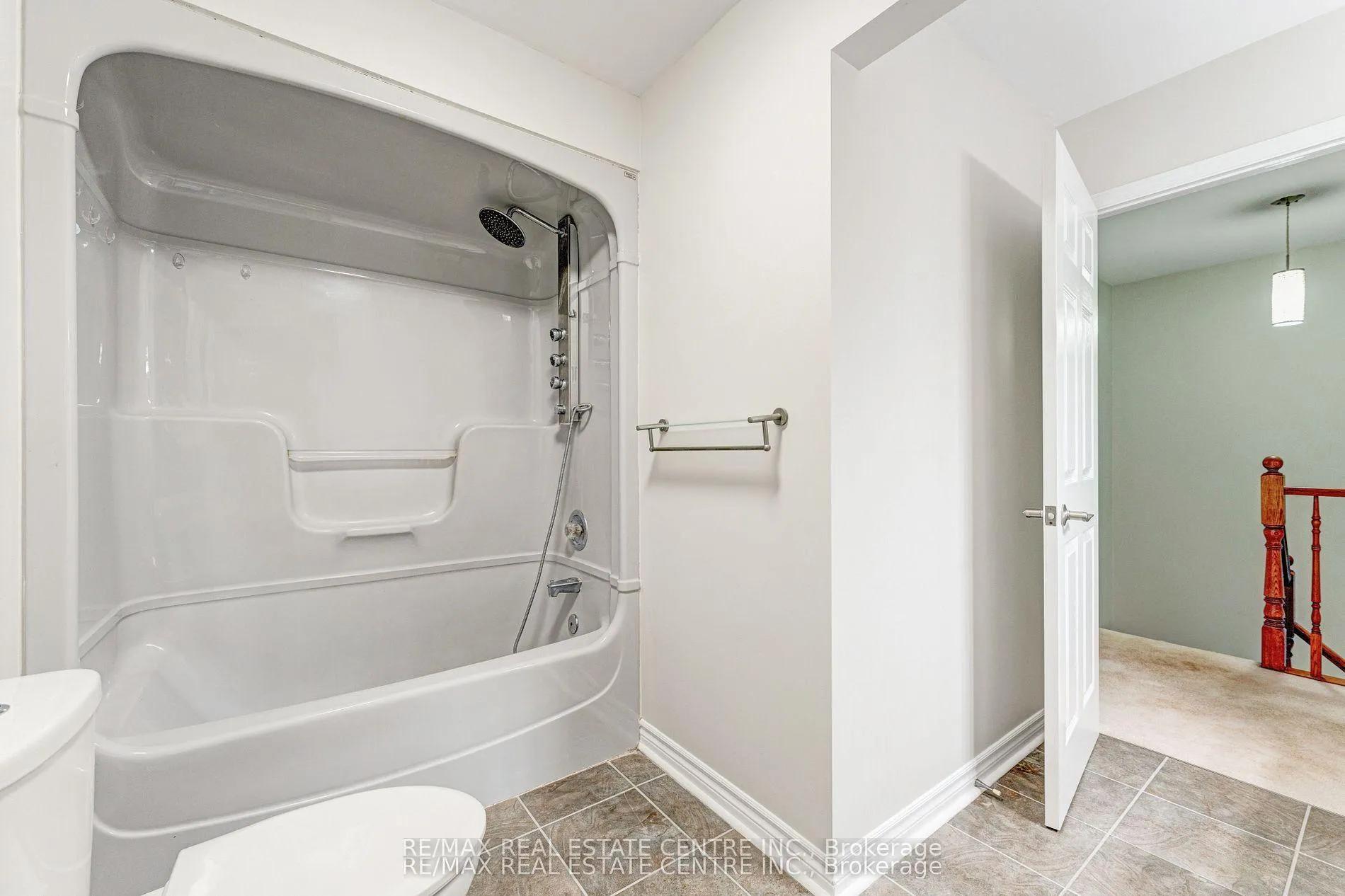 Photo 22 of 4944 Windgate Drive, Niagara Falls, Ascot — HOMEH