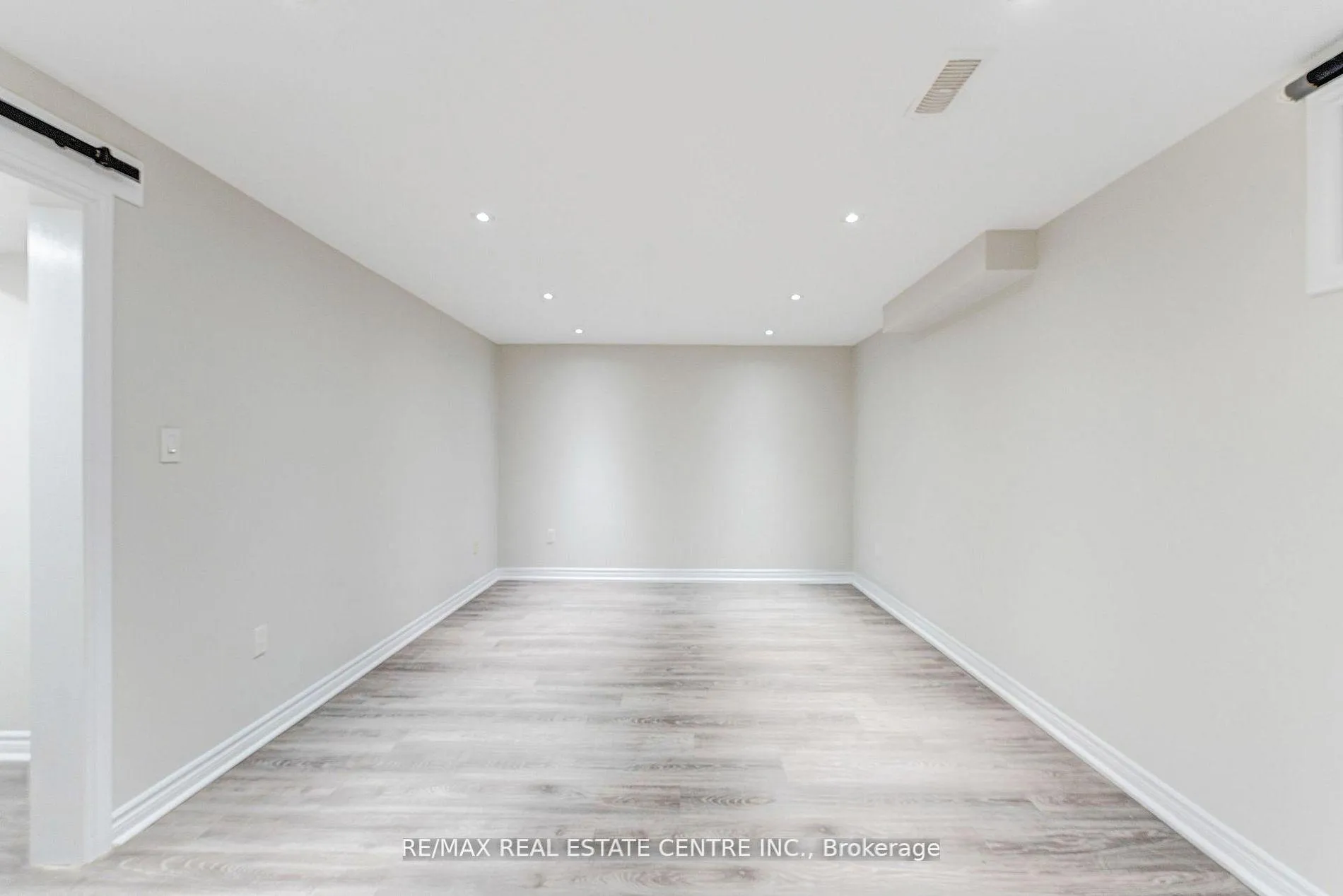 Photo 24 of 4944 Windgate Drive, Niagara Falls, Ascot — HOMEH
