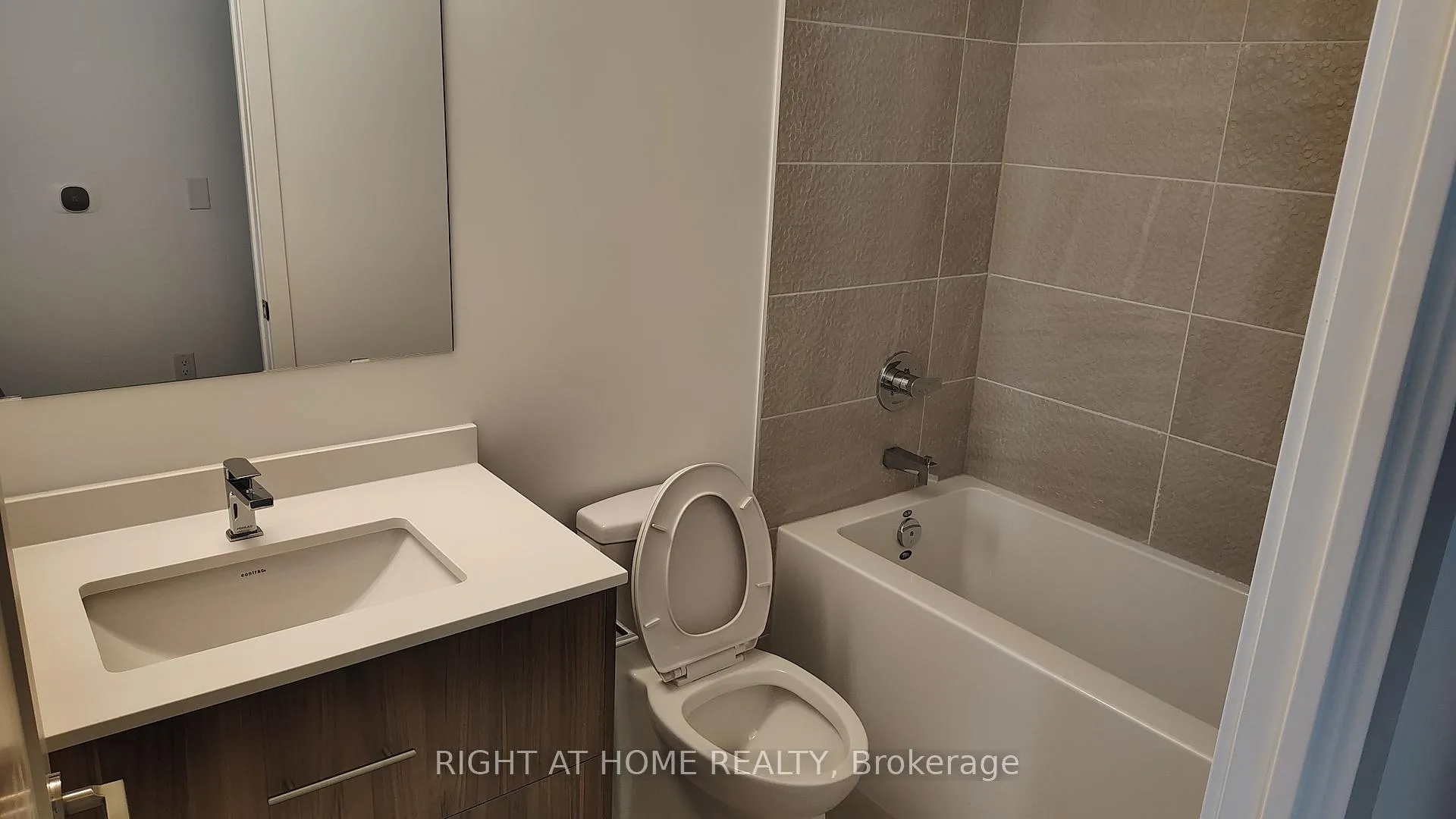 Photo 7 of Unit B1105, 9751 Markham Road, Markham, Greensborough — HOMEH