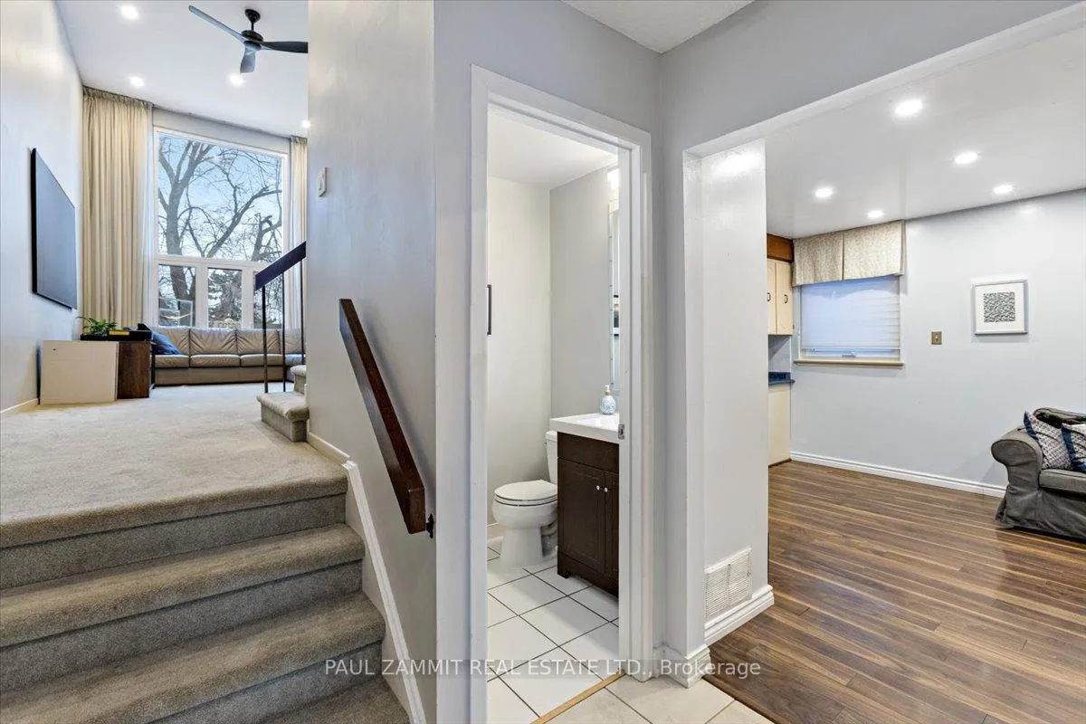 Photo 4 of 204 Snowshoe Crescent, Markham, German Mills — HOMEH
