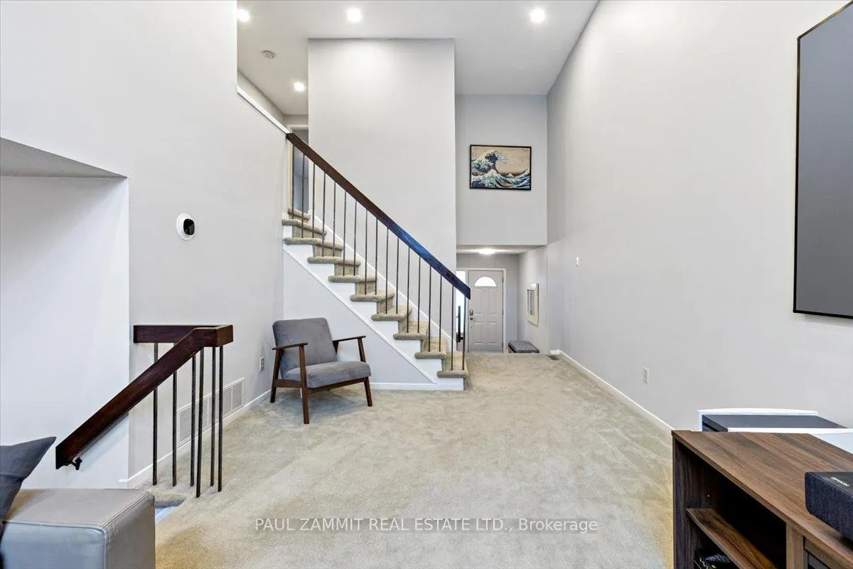 Photo 9 of 204 Snowshoe Crescent, Markham, German Mills — HOMEH