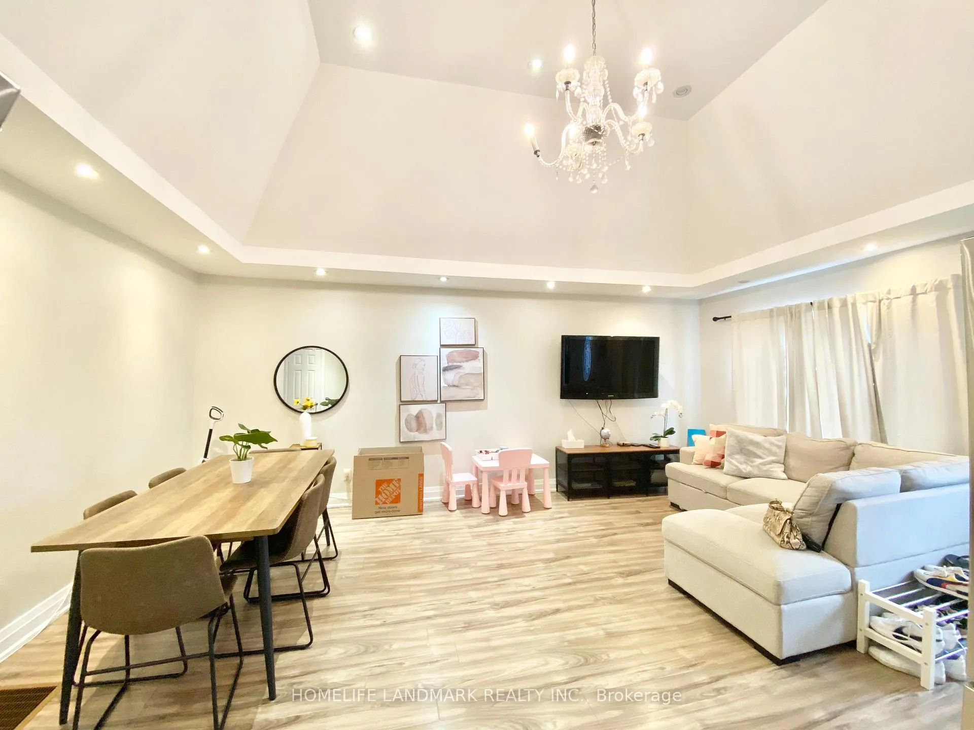 Photo 1 of 689 Jane Street, Toronto, Rockcliffe-Smythe — HOMEH