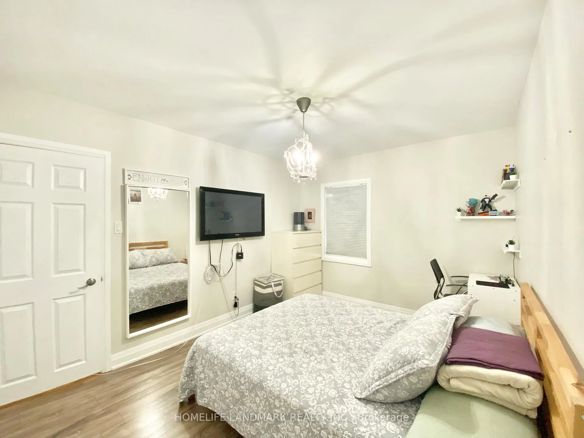 Photo 11 of 689 Jane Street, Toronto, Rockcliffe-Smythe — HOMEH