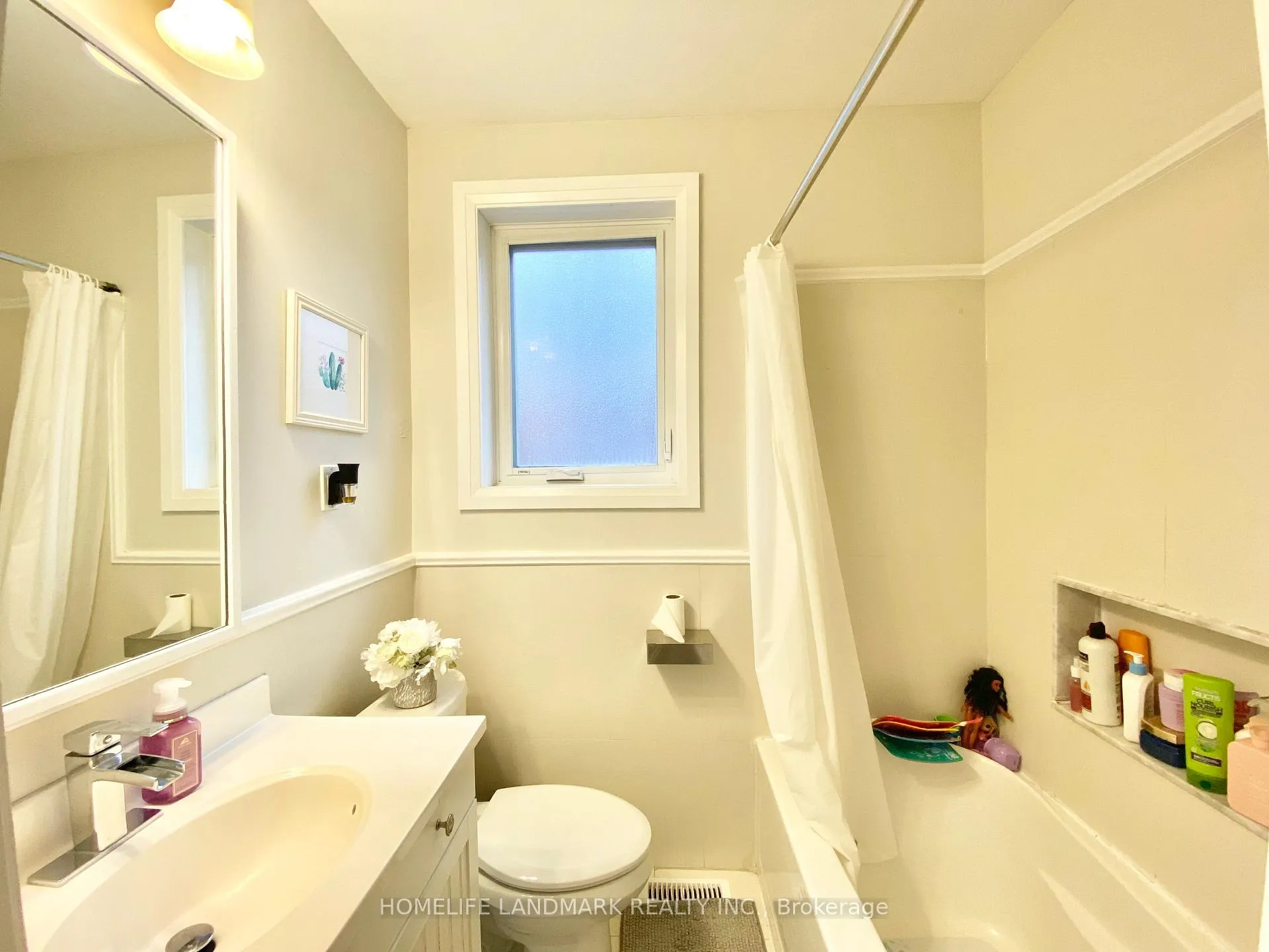 Photo 13 of 689 Jane Street, Toronto, Rockcliffe-Smythe — HOMEH