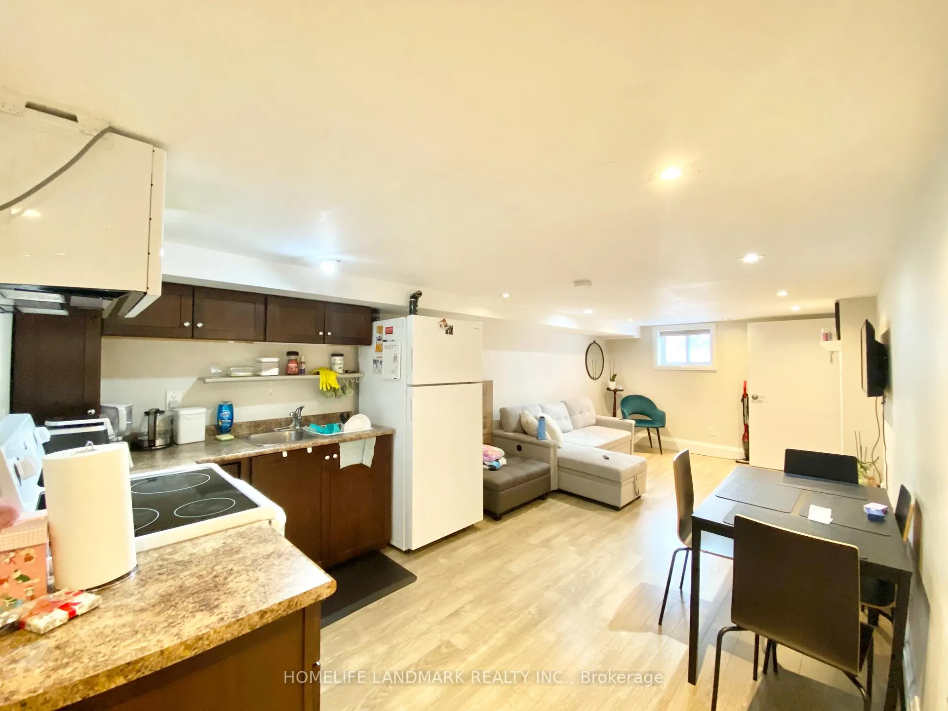 Photo 15 of 689 Jane Street, Toronto, Rockcliffe-Smythe — HOMEH