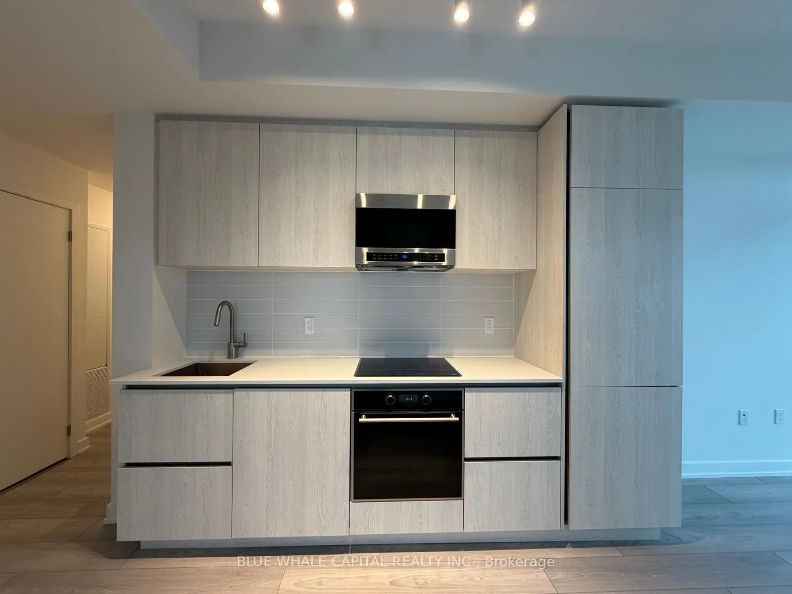 Photo 3 of Unit 2709, 110 Broadway Avenue, Toronto, Mount Pleasant West — HOMEH
