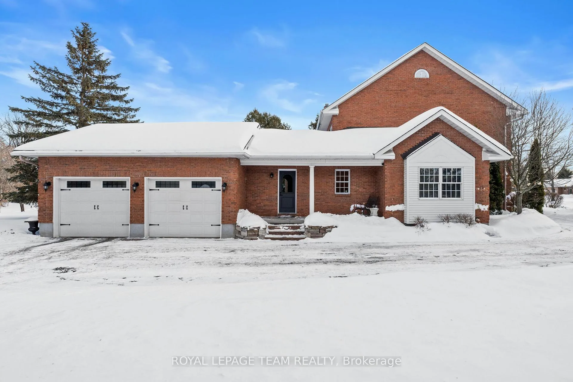 Photo 5 of 5557 Pettapiece Crescent, Ottawa, Manotick Village & Manotick Estates — HOMEH