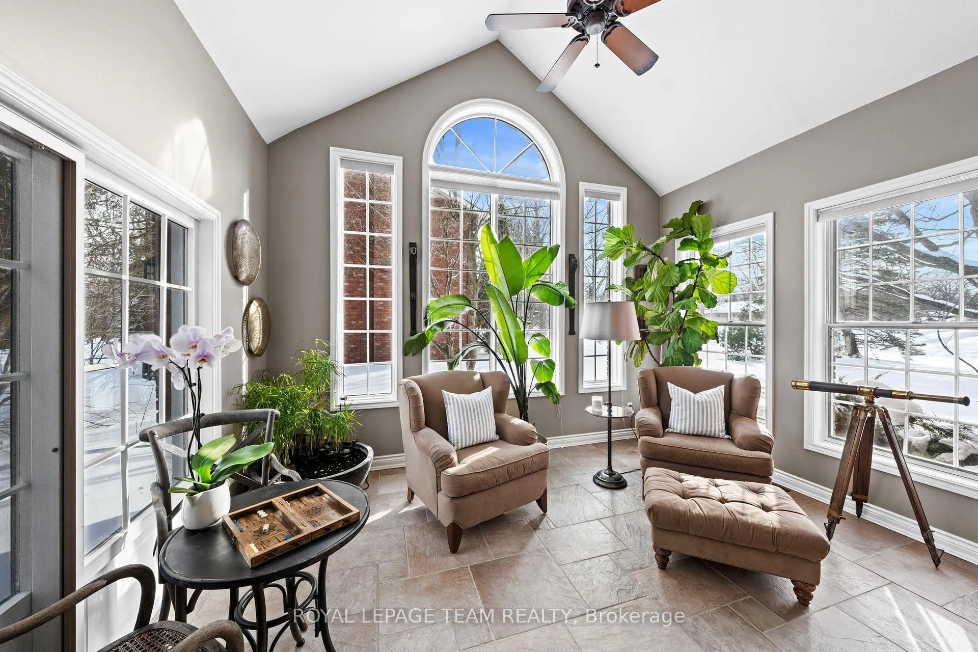 Photo 10 of 5557 Pettapiece Crescent, Ottawa, Manotick Village & Manotick Estates — HOMEH