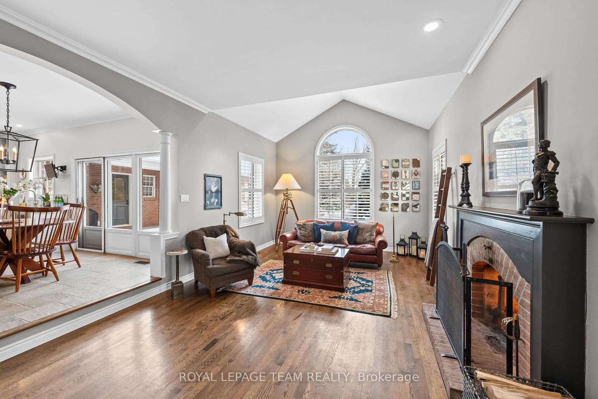 Photo 11 of 5557 Pettapiece Crescent, Ottawa, Manotick Village & Manotick Estates — HOMEH