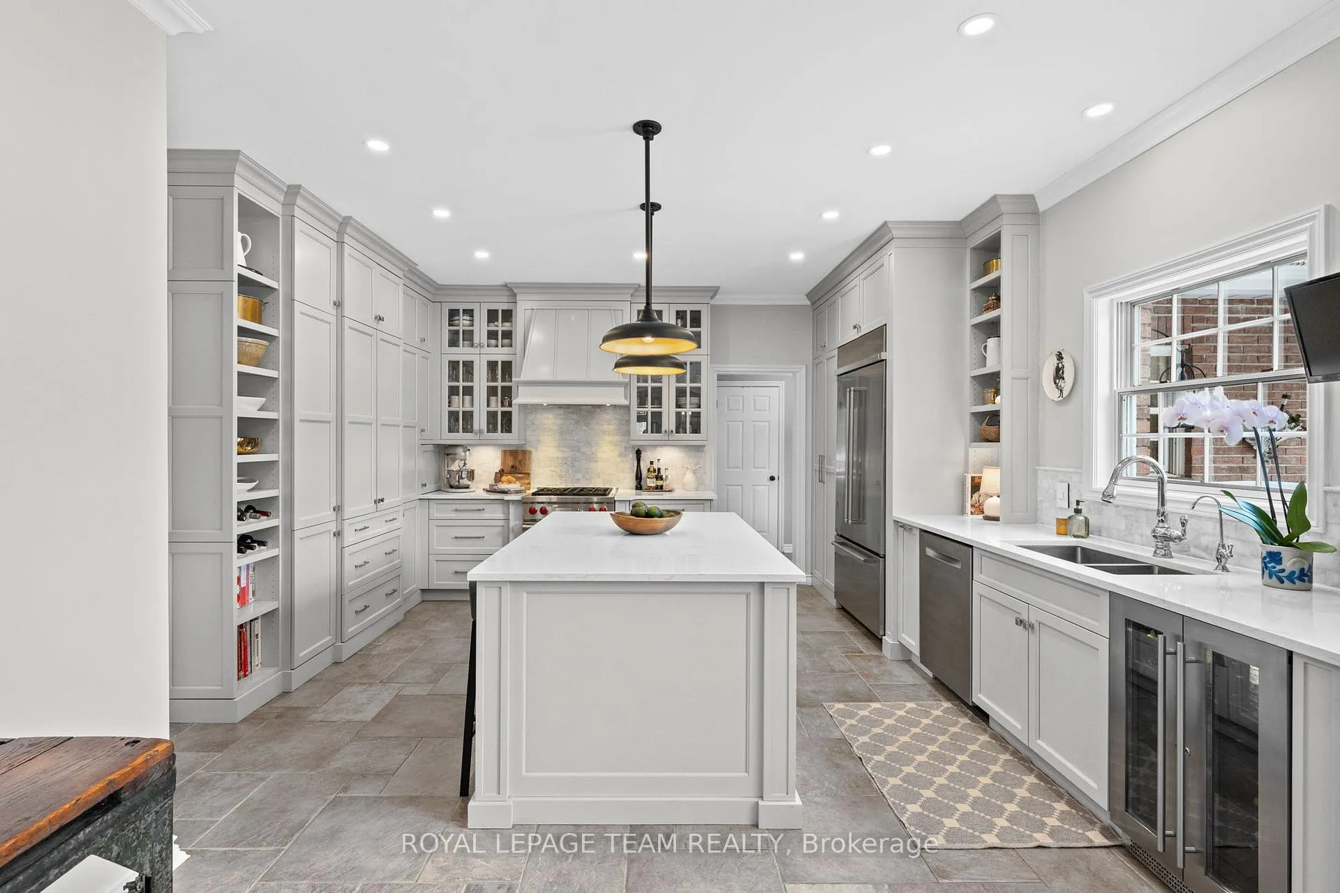 Photo 14 of 5557 Pettapiece Crescent, Ottawa, Manotick Village & Manotick Estates — HOMEH