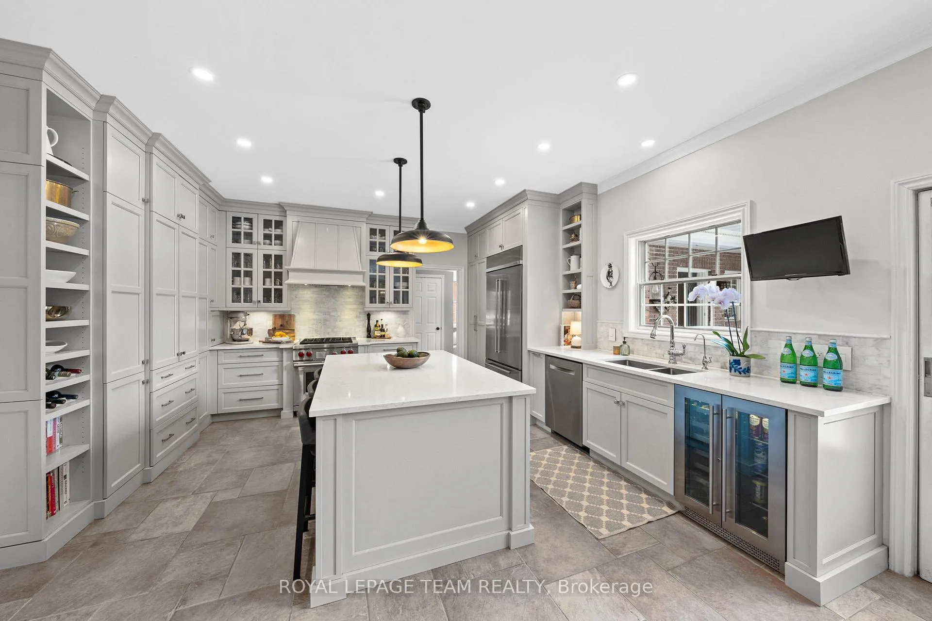 Photo 15 of 5557 Pettapiece Crescent, Ottawa, Manotick Village & Manotick Estates — HOMEH