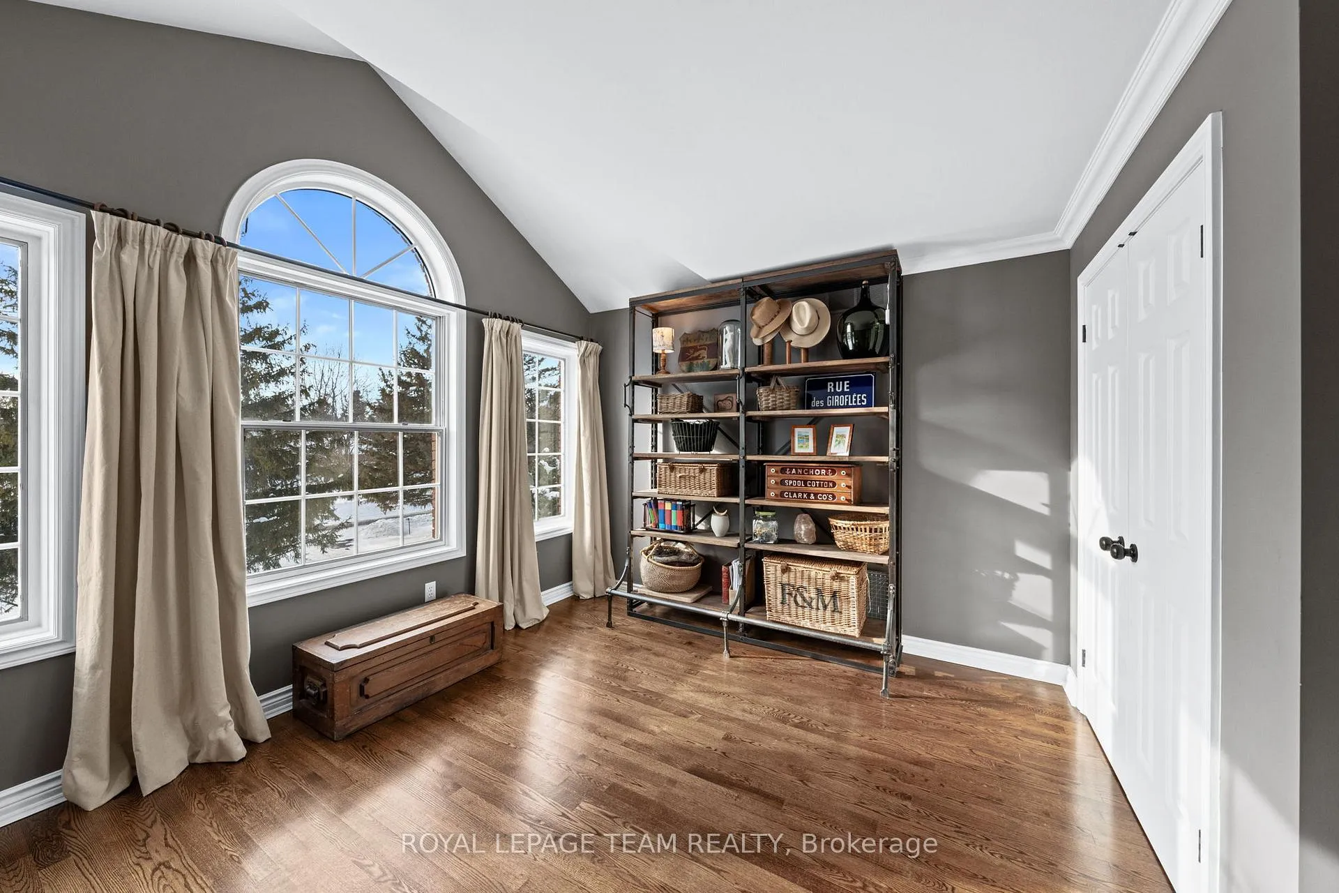 Photo 33 of 5557 Pettapiece Crescent, Ottawa, Manotick Village & Manotick Estates — HOMEH