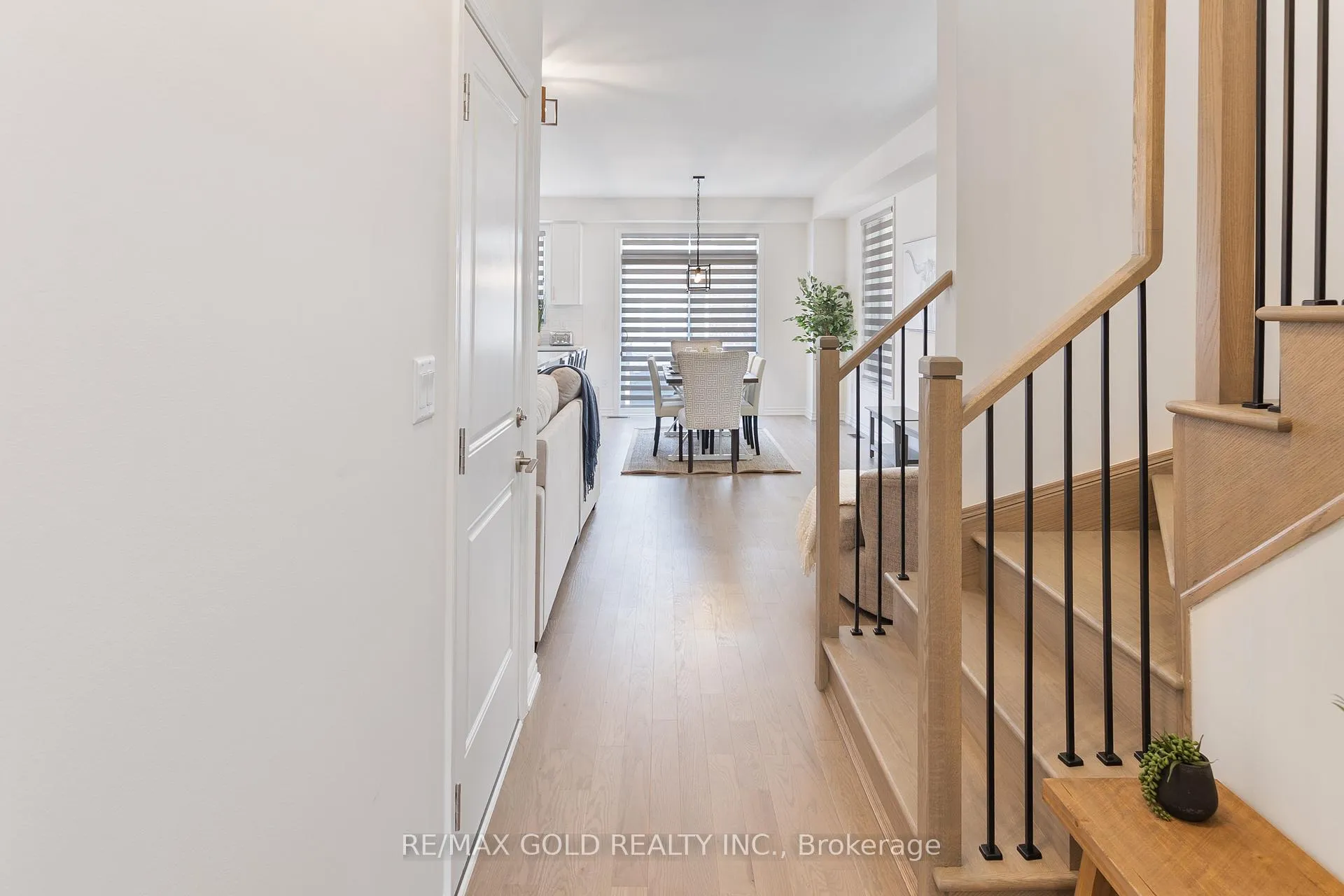 Photo 5 of 91 Phoenix Boulevard, Barrie, Painswick South — HOMEH