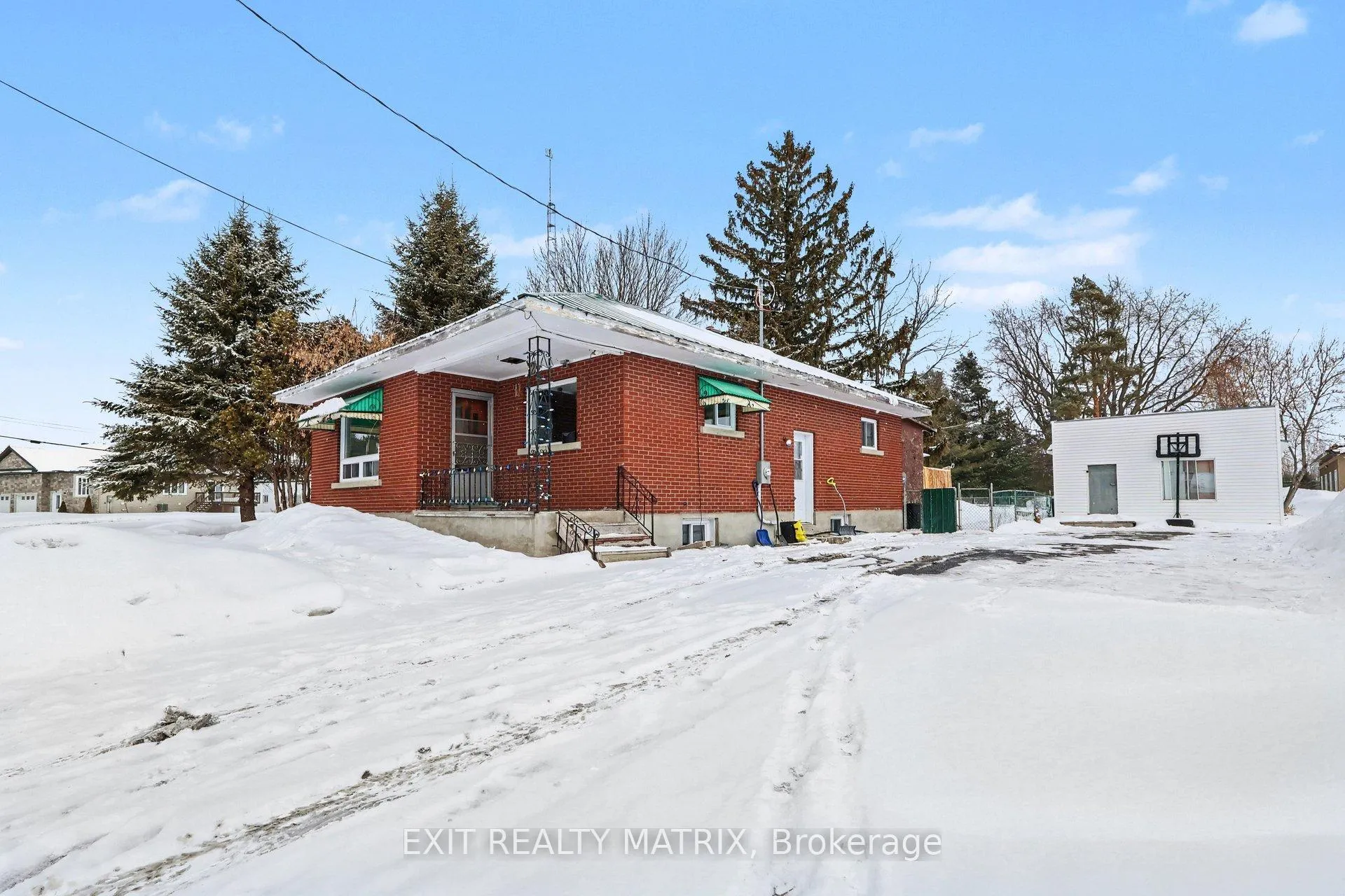 Photo 2 of 2 St Polycarp Street, North Stormont, Moose Creek — HOMEH