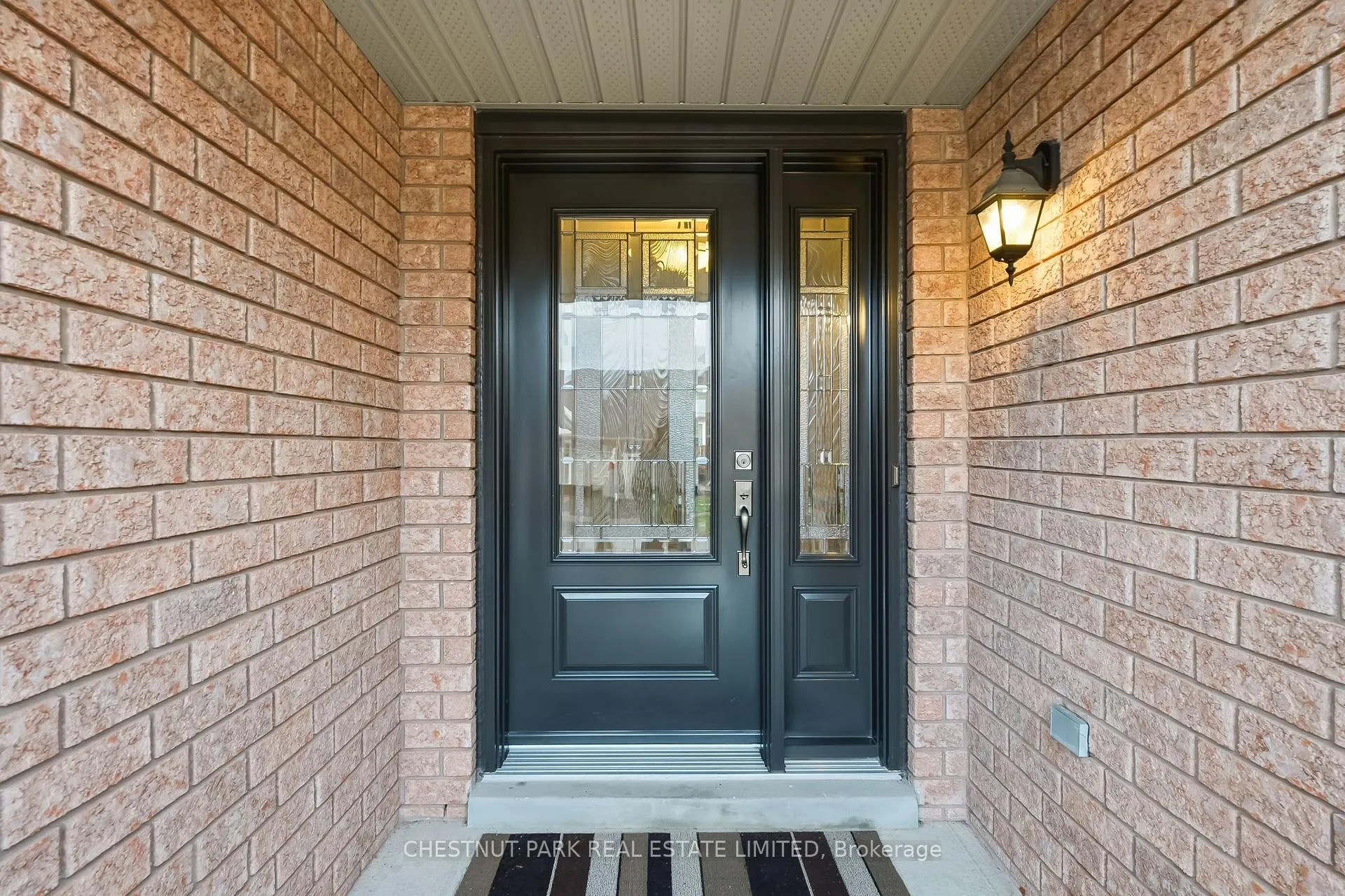 Photo 2 of 55 Apple Tree Crescent, Uxbridge — HOMEH