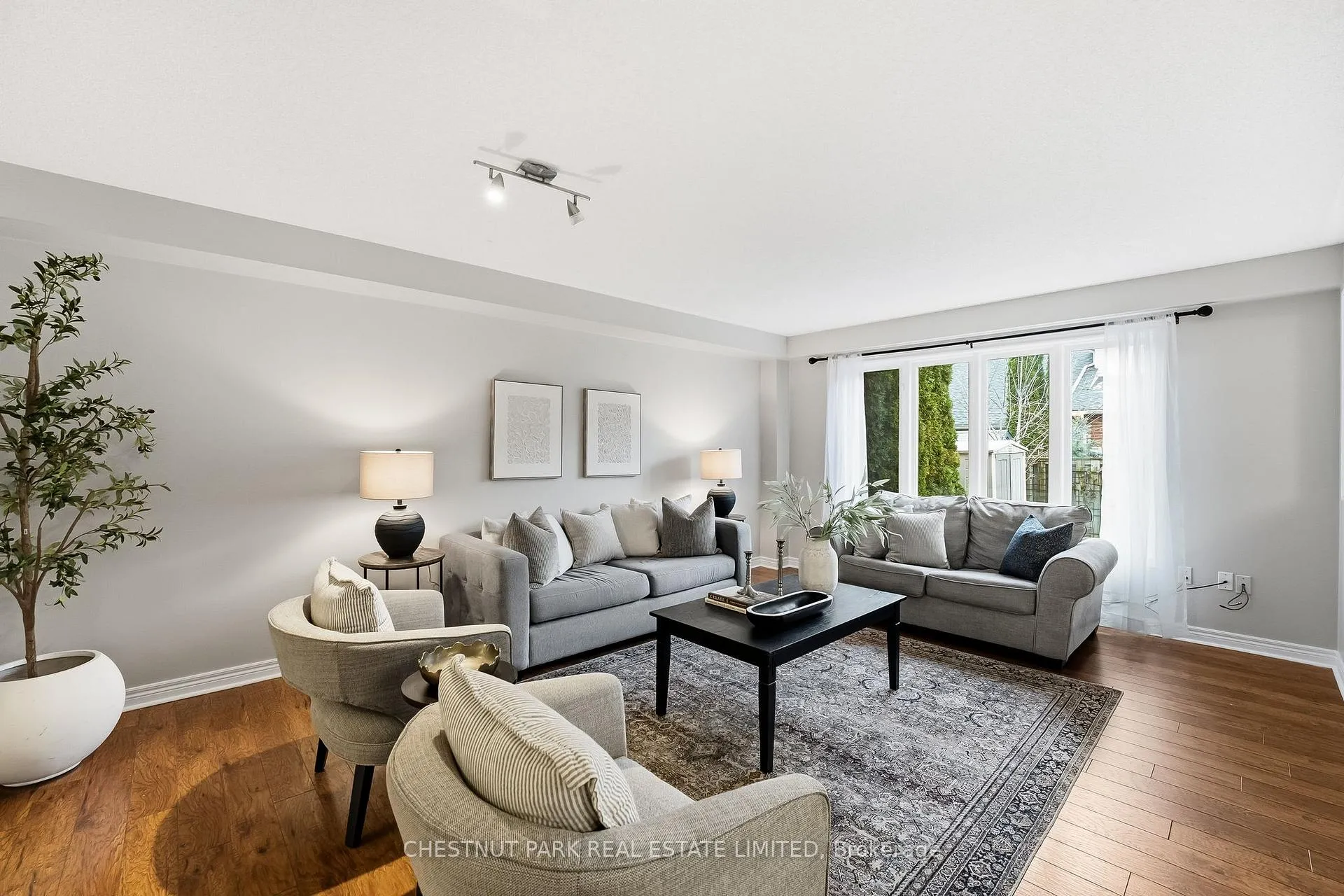 Photo 7 of 55 Apple Tree Crescent, Uxbridge — HOMEH