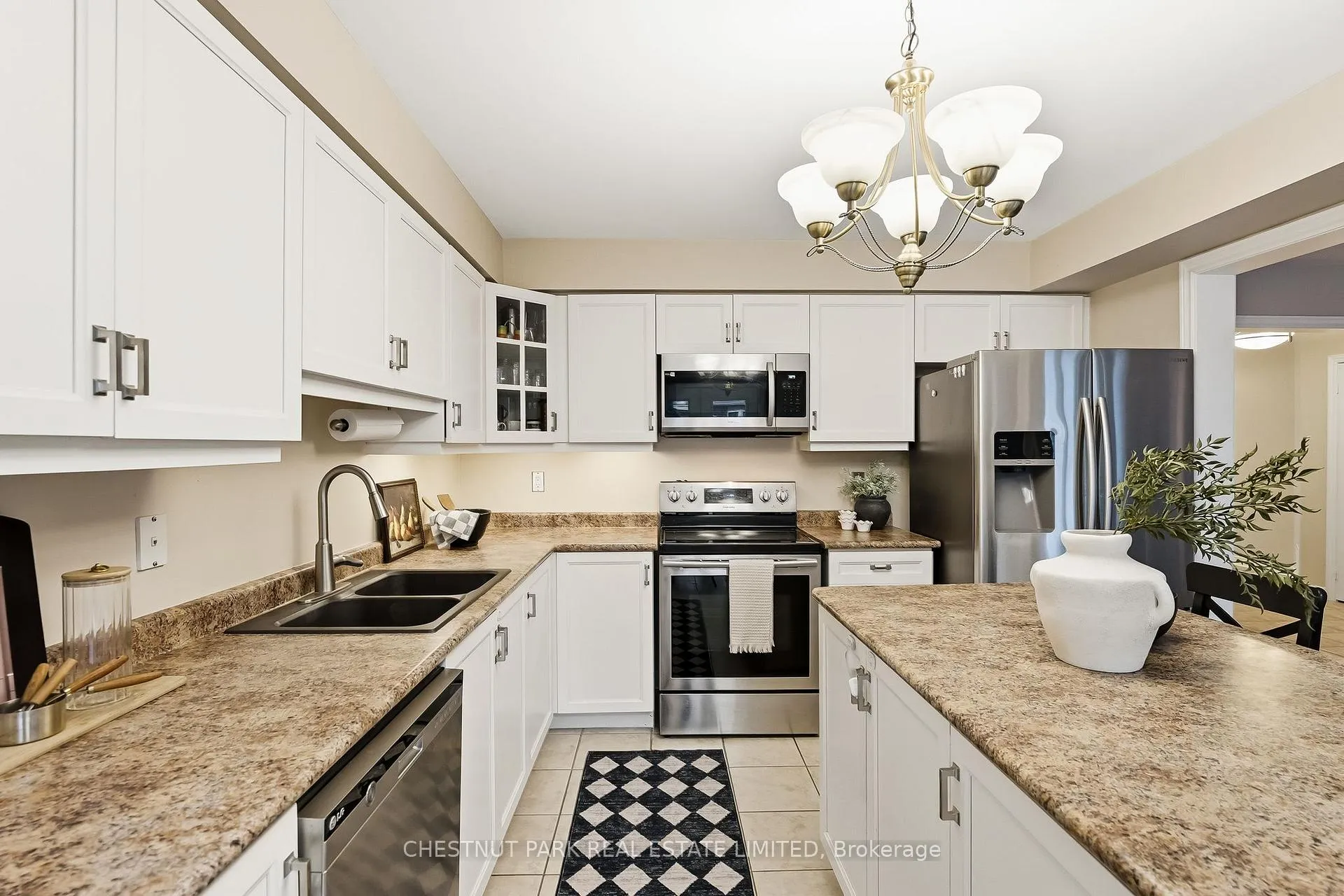 Photo 12 of 55 Apple Tree Crescent, Uxbridge — HOMEH