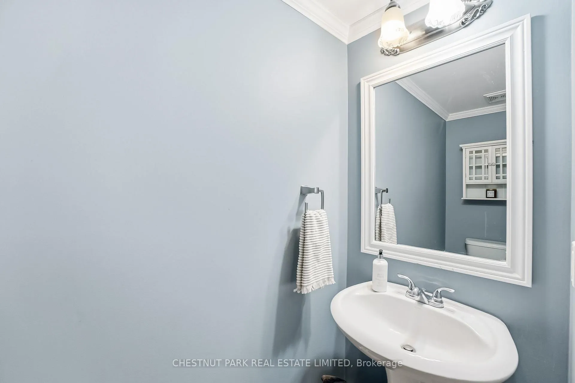Photo 15 of 55 Apple Tree Crescent, Uxbridge — HOMEH