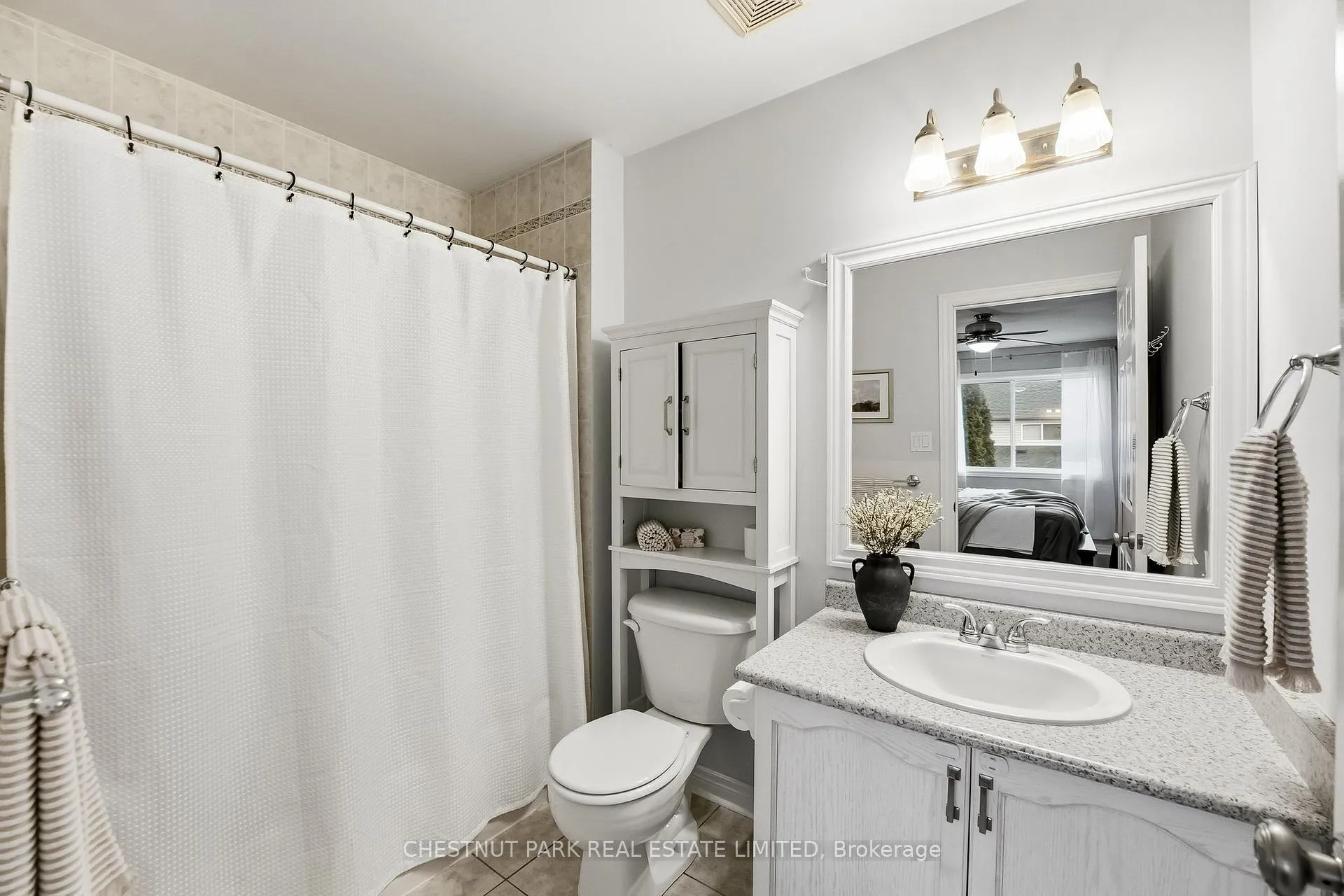 Photo 24 of 55 Apple Tree Crescent, Uxbridge — HOMEH
