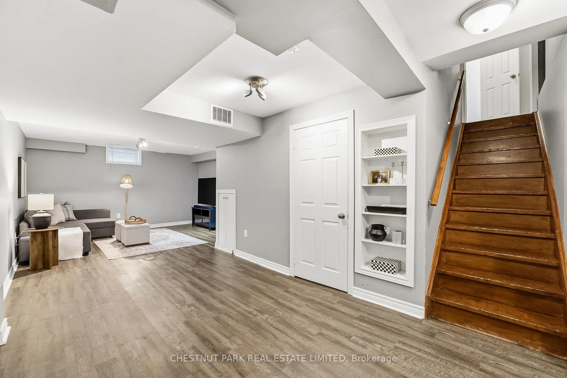 Photo 30 of 55 Apple Tree Crescent, Uxbridge — HOMEH