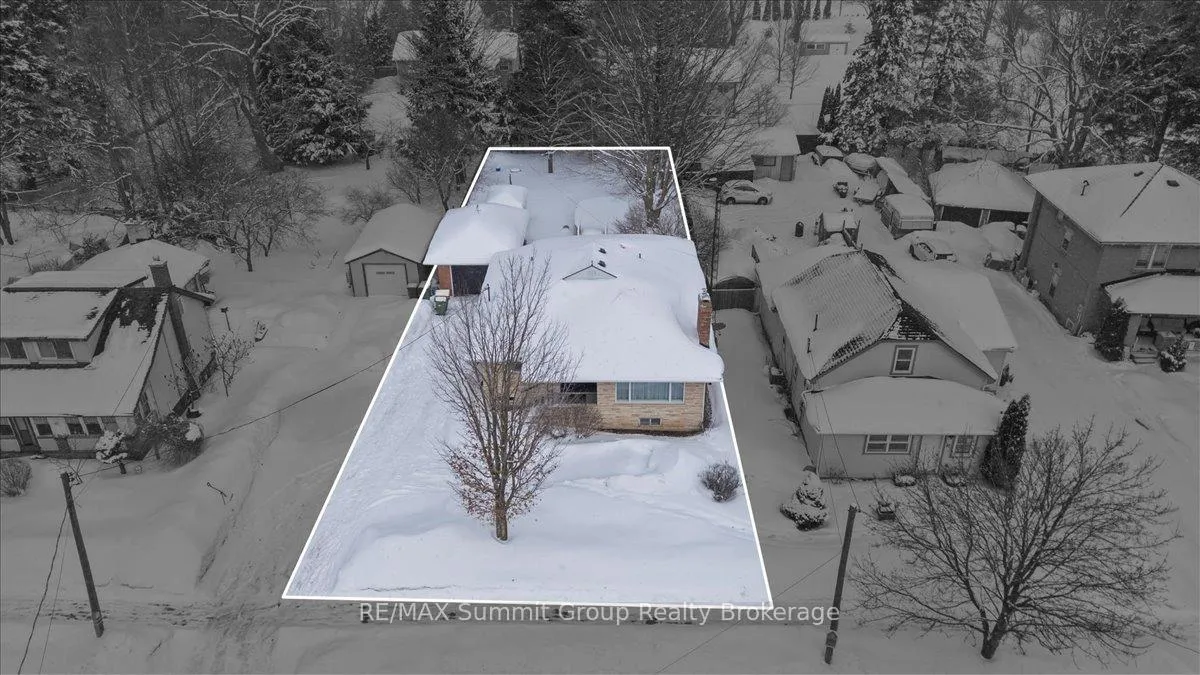 Photo 3 of 45 Toronto Road, Grey Highlands — HOMEH