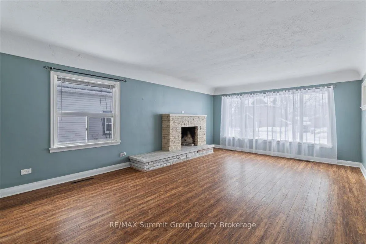 Photo 9 of 45 Toronto Road, Grey Highlands — HOMEH
