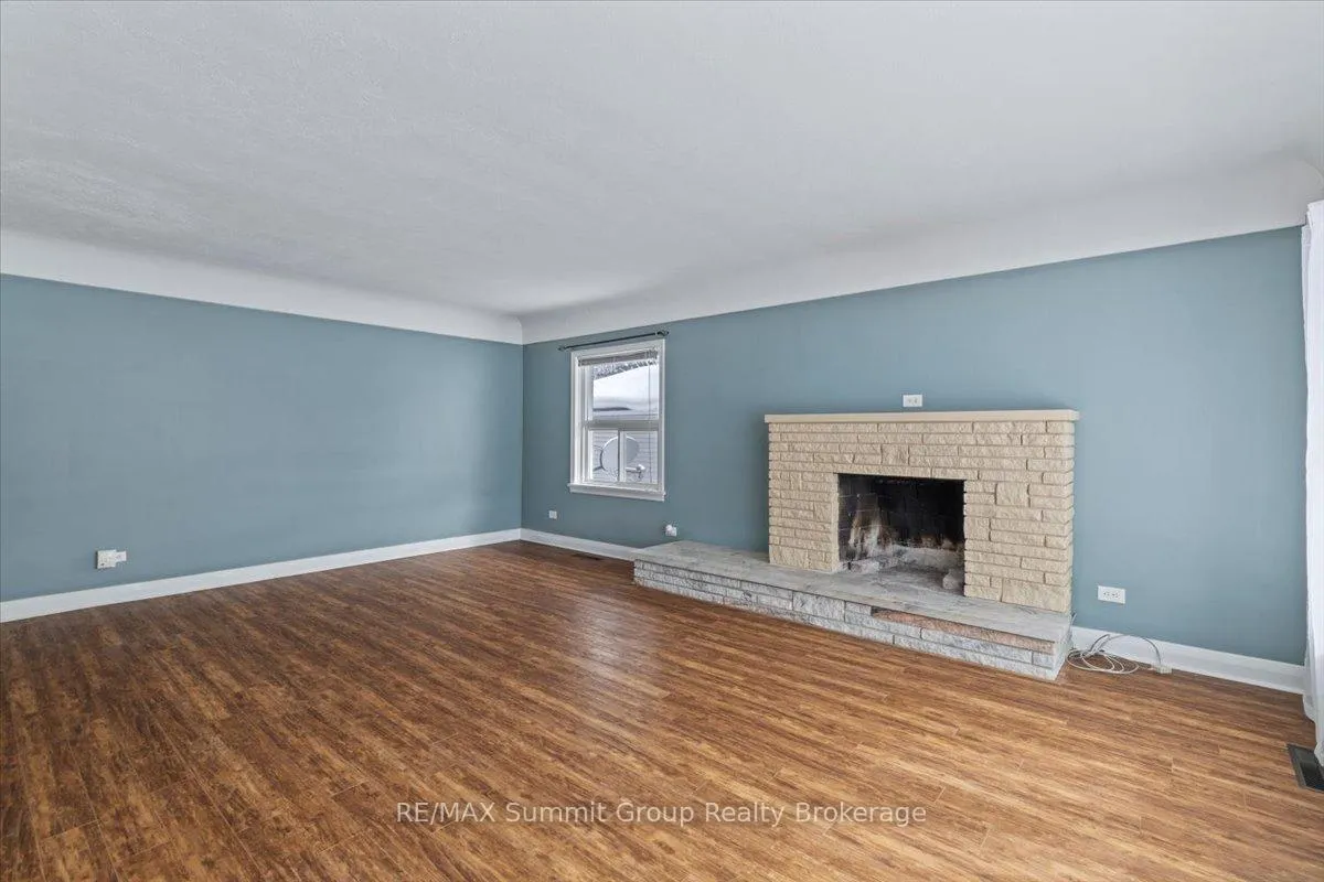 Photo 10 of 45 Toronto Road, Grey Highlands — HOMEH