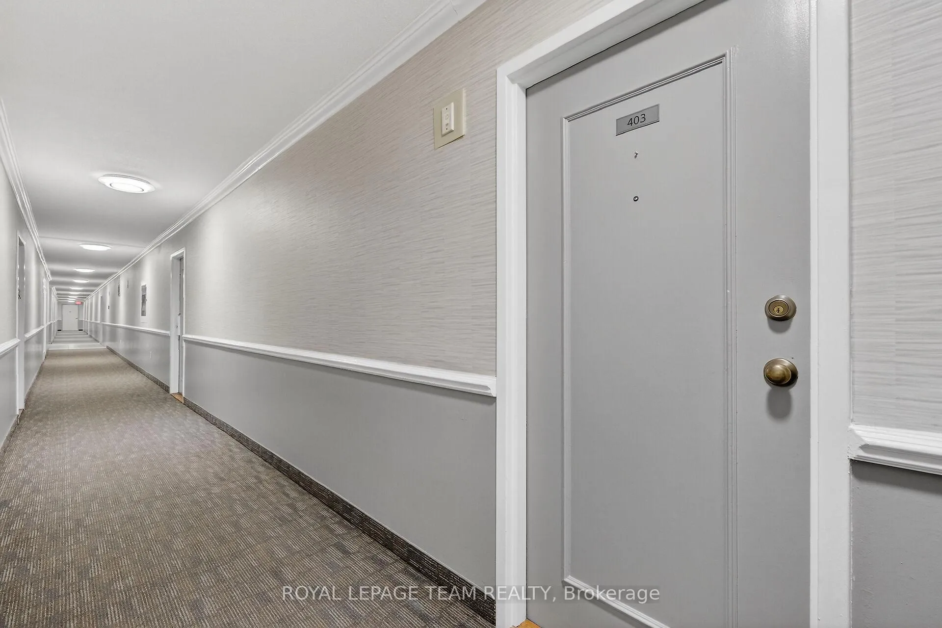 Photo 4 of Unit 403, 2400 Virginia Dr, Ottawa, Guildwood Estates - Urbandale Acres — HOMEH