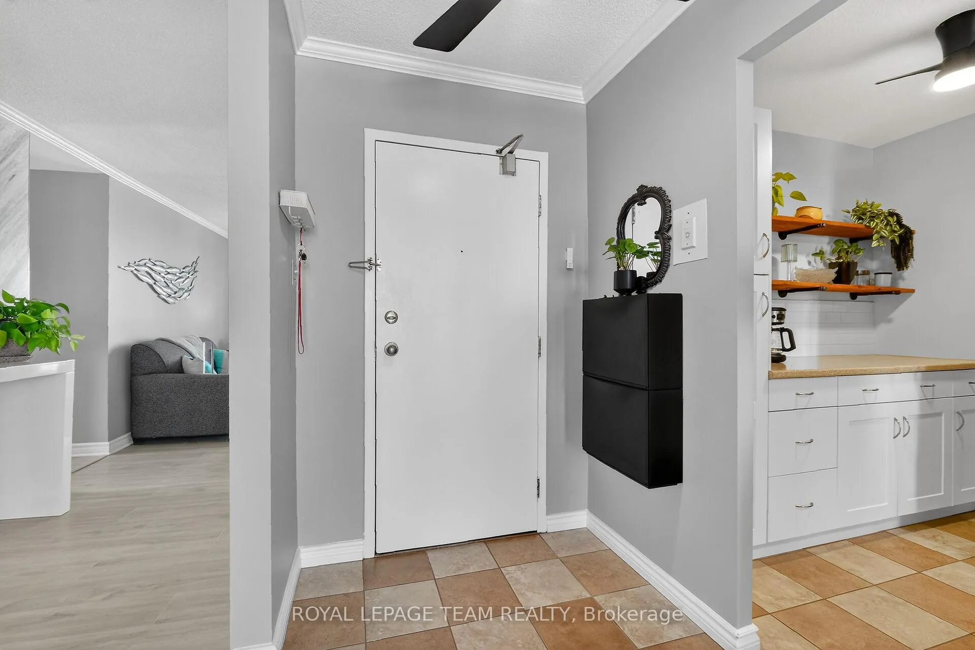 Photo 5 of Unit 403, 2400 Virginia Dr, Ottawa, Guildwood Estates - Urbandale Acres — HOMEH
