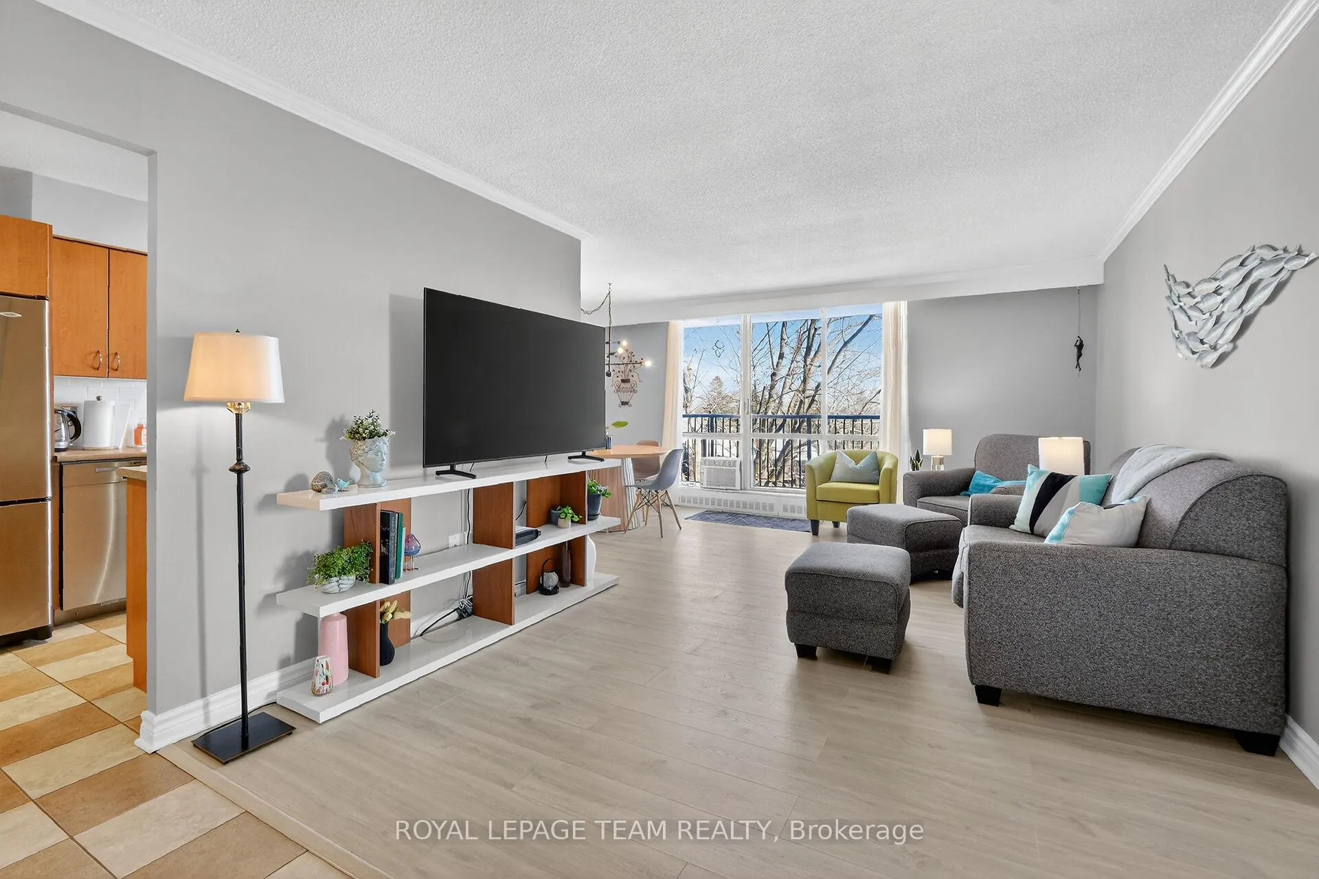 Photo 7 of Unit 403, 2400 Virginia Dr, Ottawa, Guildwood Estates - Urbandale Acres — HOMEH