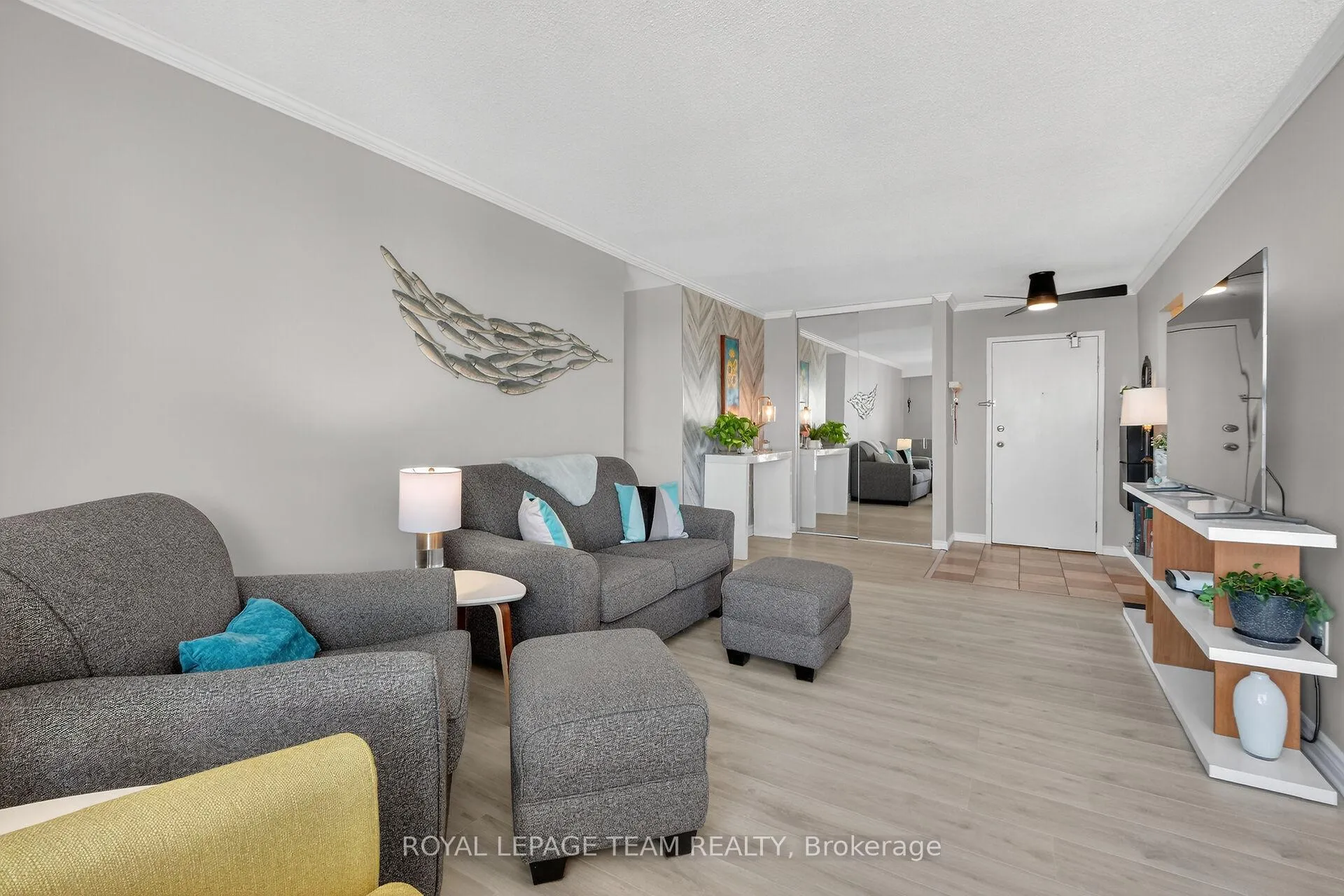 Photo 8 of Unit 403, 2400 Virginia Dr, Ottawa, Guildwood Estates - Urbandale Acres — HOMEH