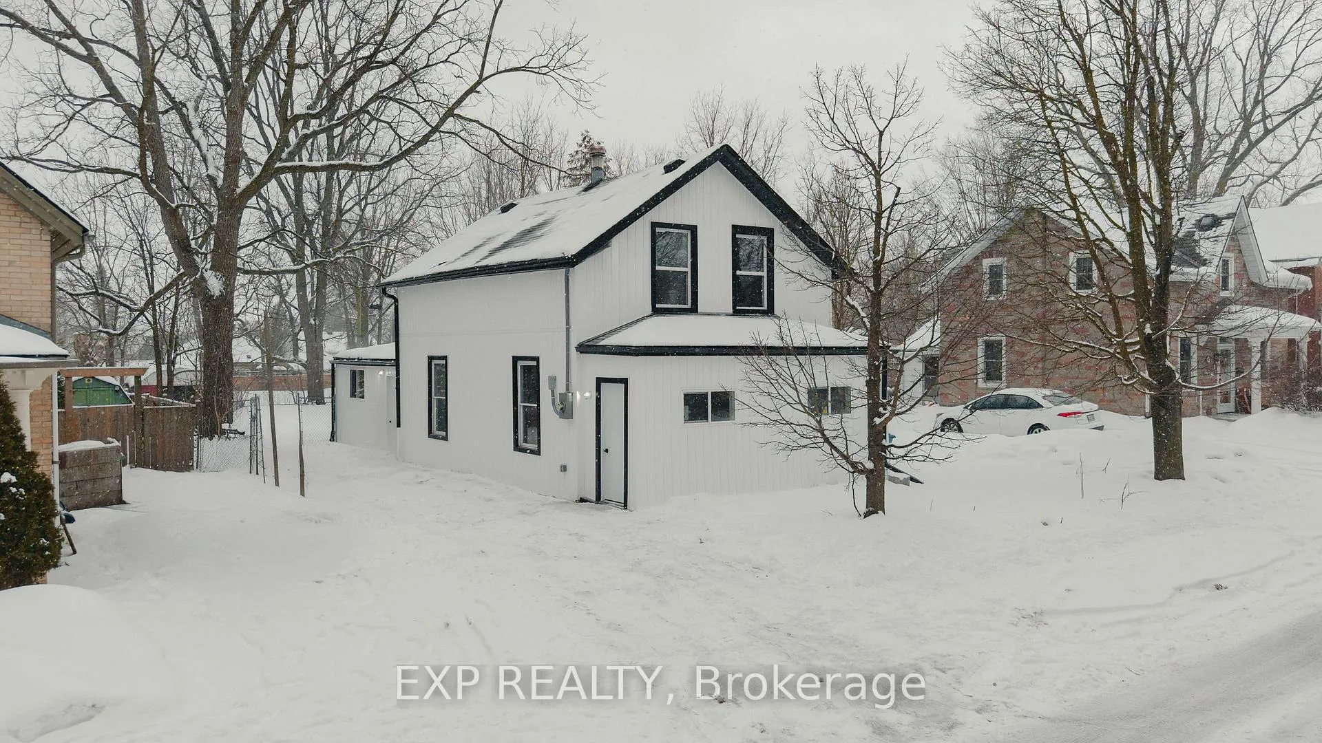 Photo 2 of 18 Foster Avenue, Guelph, Downtown — HOMEH