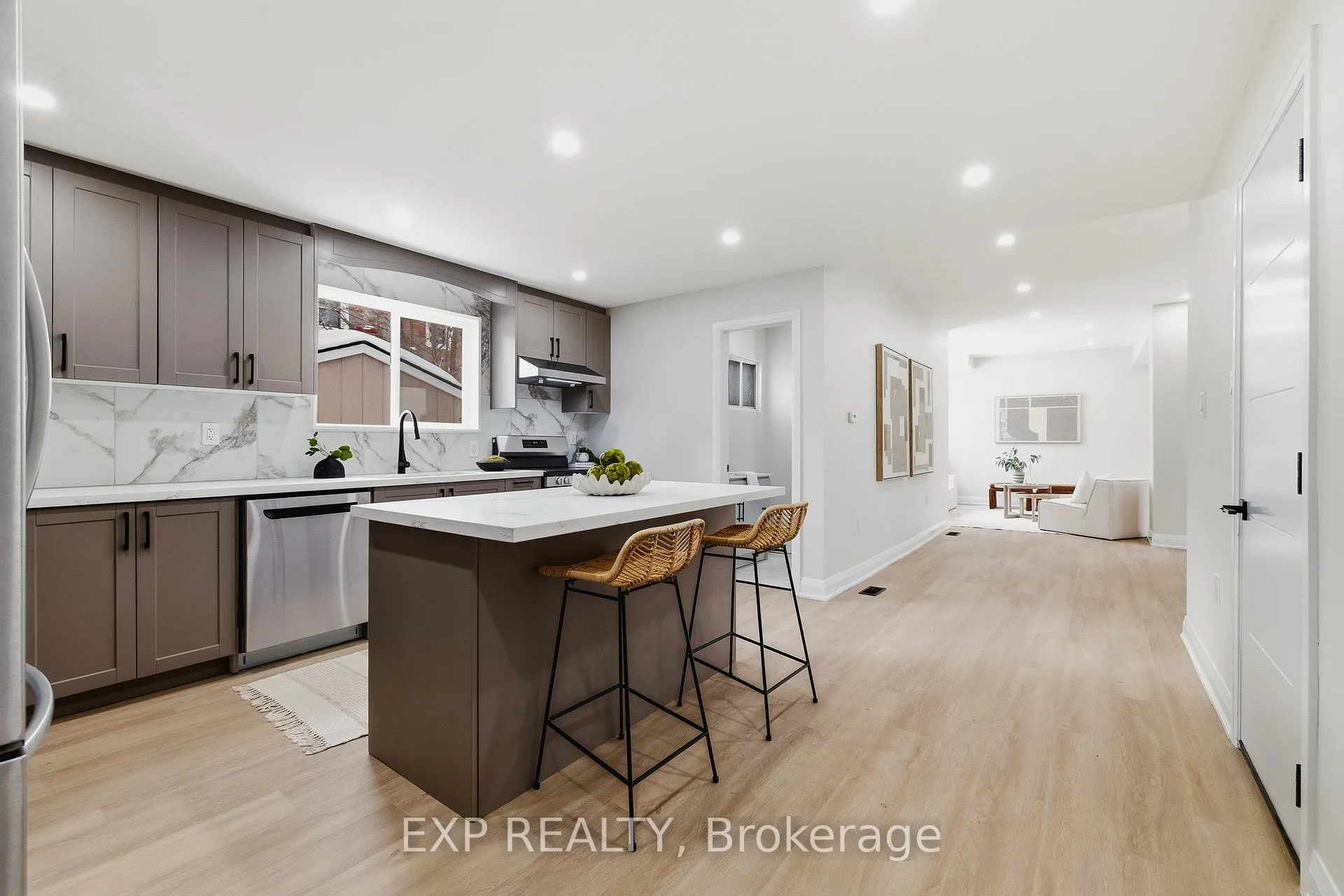 Photo 13 of 18 Foster Avenue, Guelph, Downtown — HOMEH