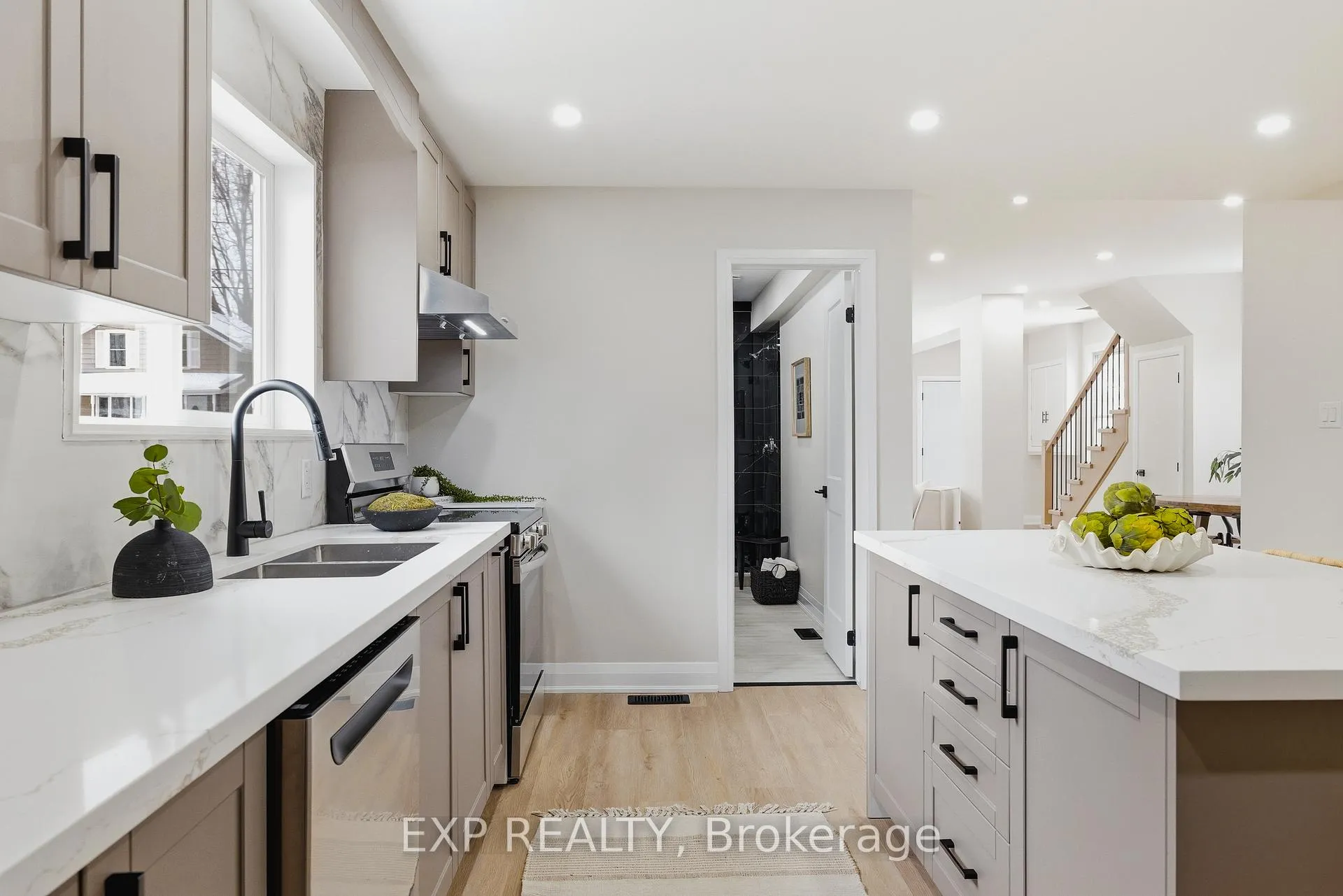 Photo 15 of 18 Foster Avenue, Guelph, Downtown — HOMEH