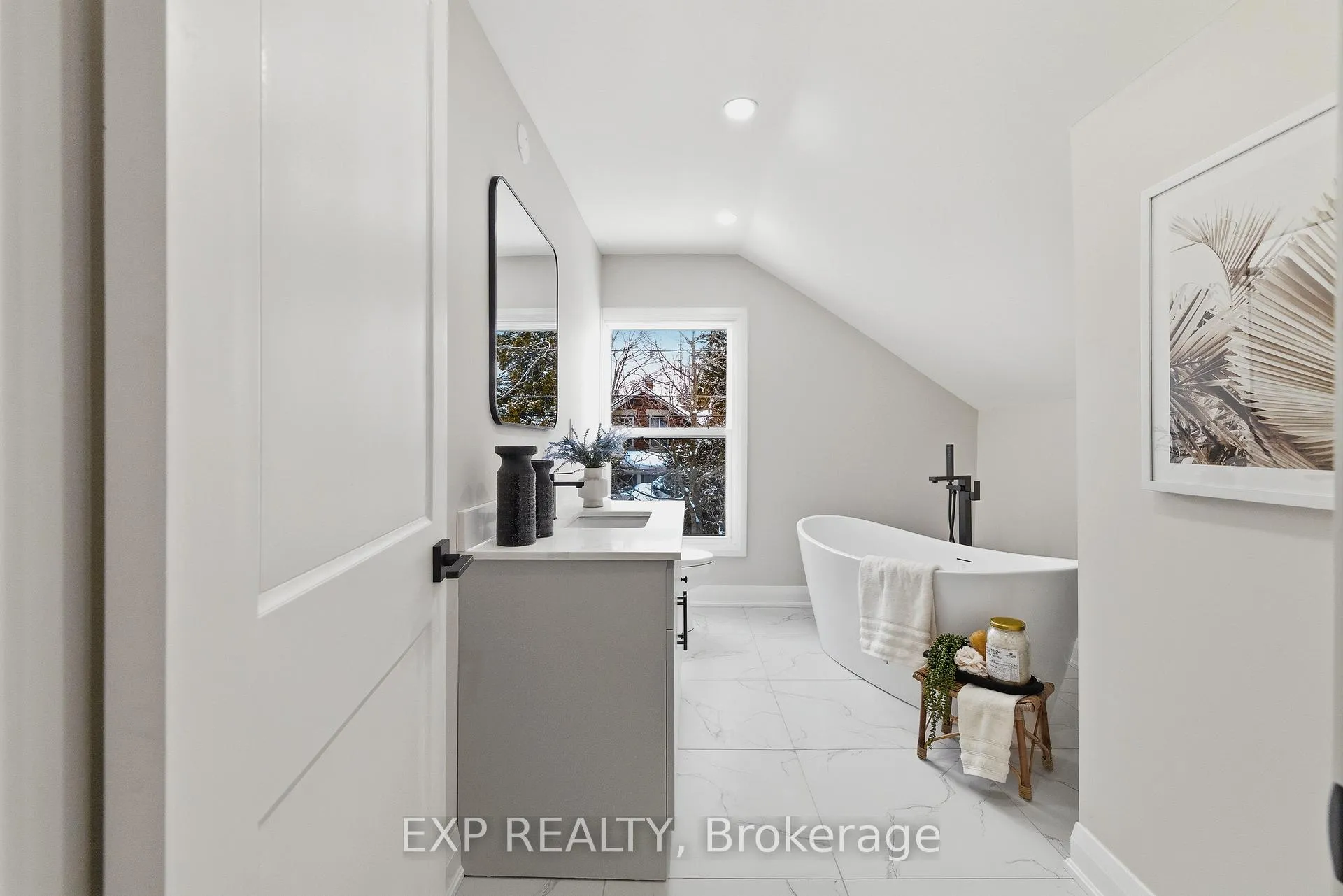 Photo 31 of 18 Foster Avenue, Guelph, Downtown — HOMEH