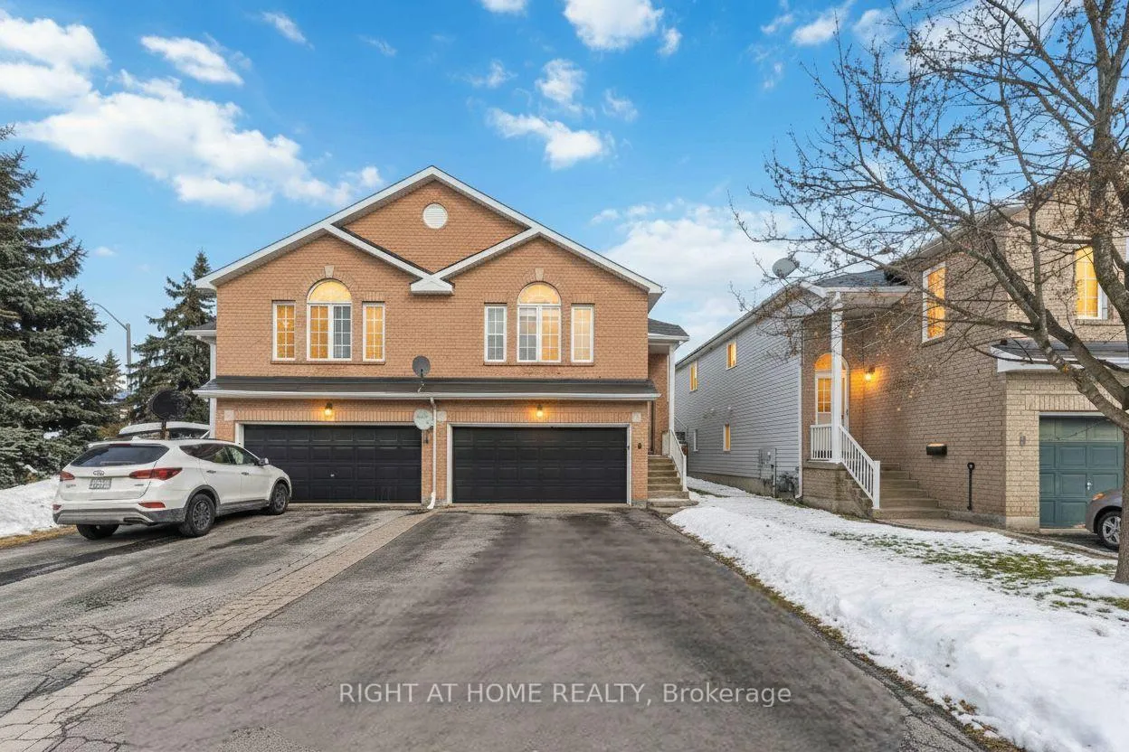 Photo 1 of 4 Castle Glen Crescent, Ottawa, Kanata - Glencairn/Hazeldean — HOMEH