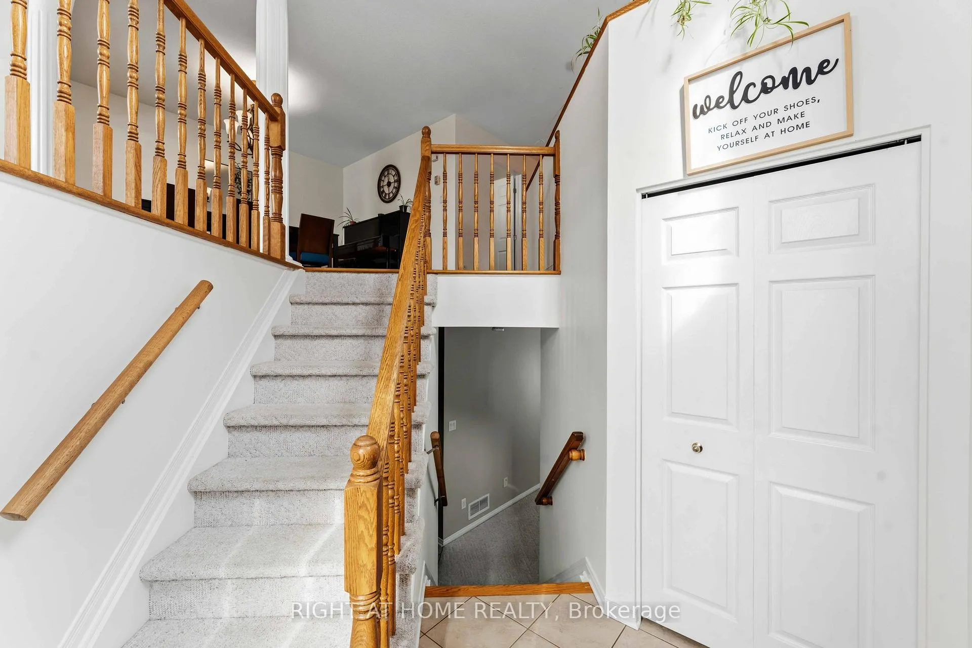 Photo 4 of 4 Castle Glen Crescent, Ottawa, Kanata - Glencairn/Hazeldean — HOMEH