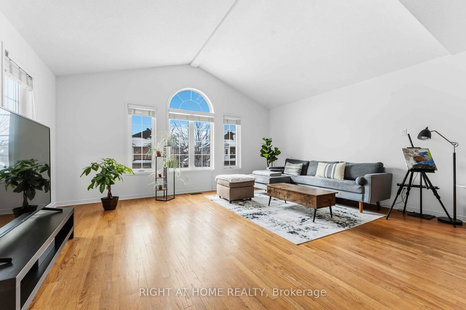 Photo 7 of 4 Castle Glen Crescent, Ottawa, Kanata - Glencairn/Hazeldean — HOMEH