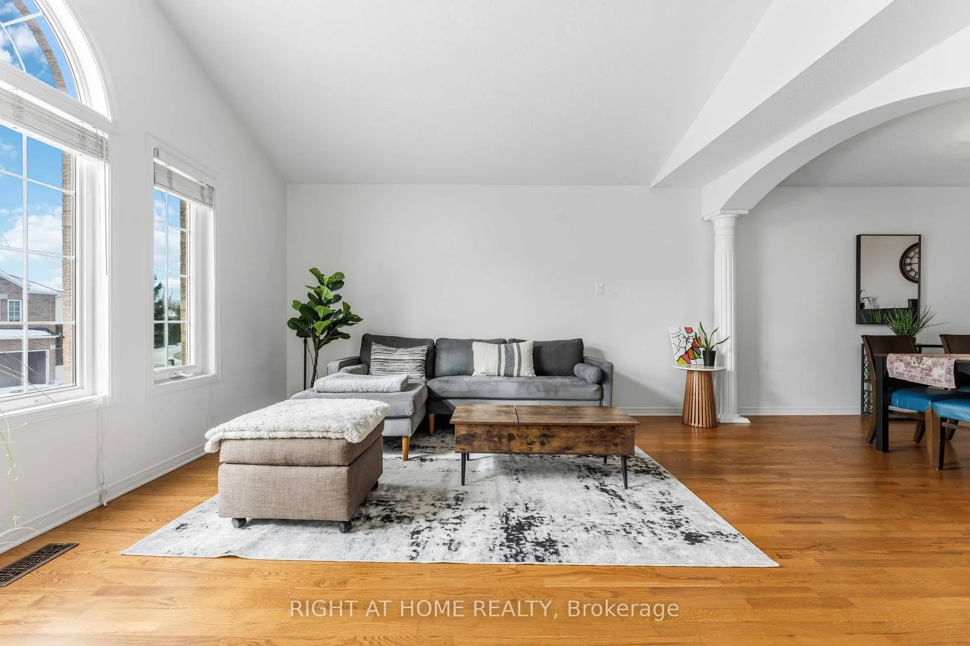 Photo 9 of 4 Castle Glen Crescent, Ottawa, Kanata - Glencairn/Hazeldean — HOMEH